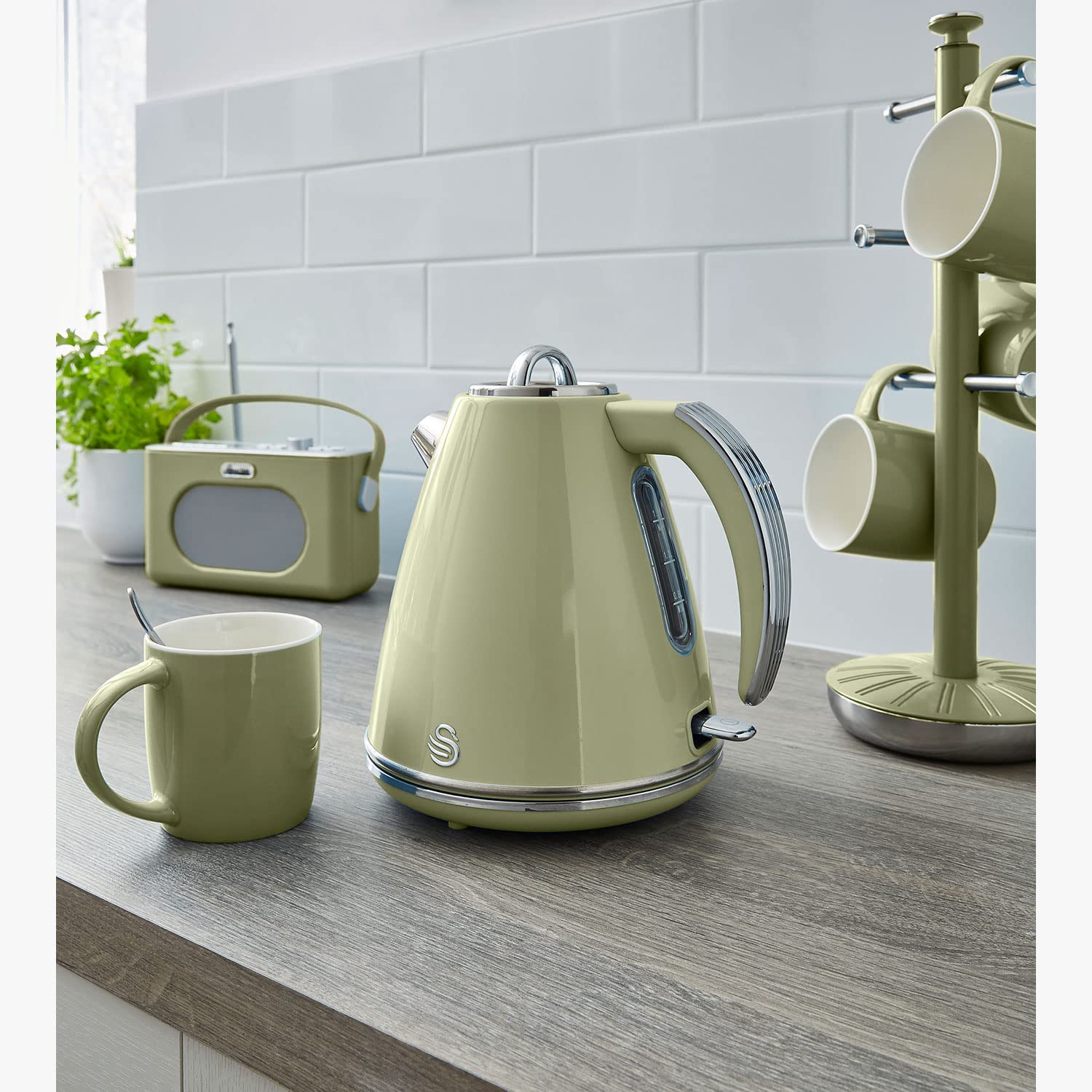 Swan Retro Jug Kettle – 1.5L Fast Boil Electric Kettle, Green