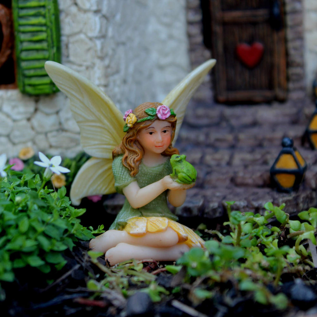 PRETMANNS Fairy Garden Kit – Miniature Fairy House with 2 Fairy Figures