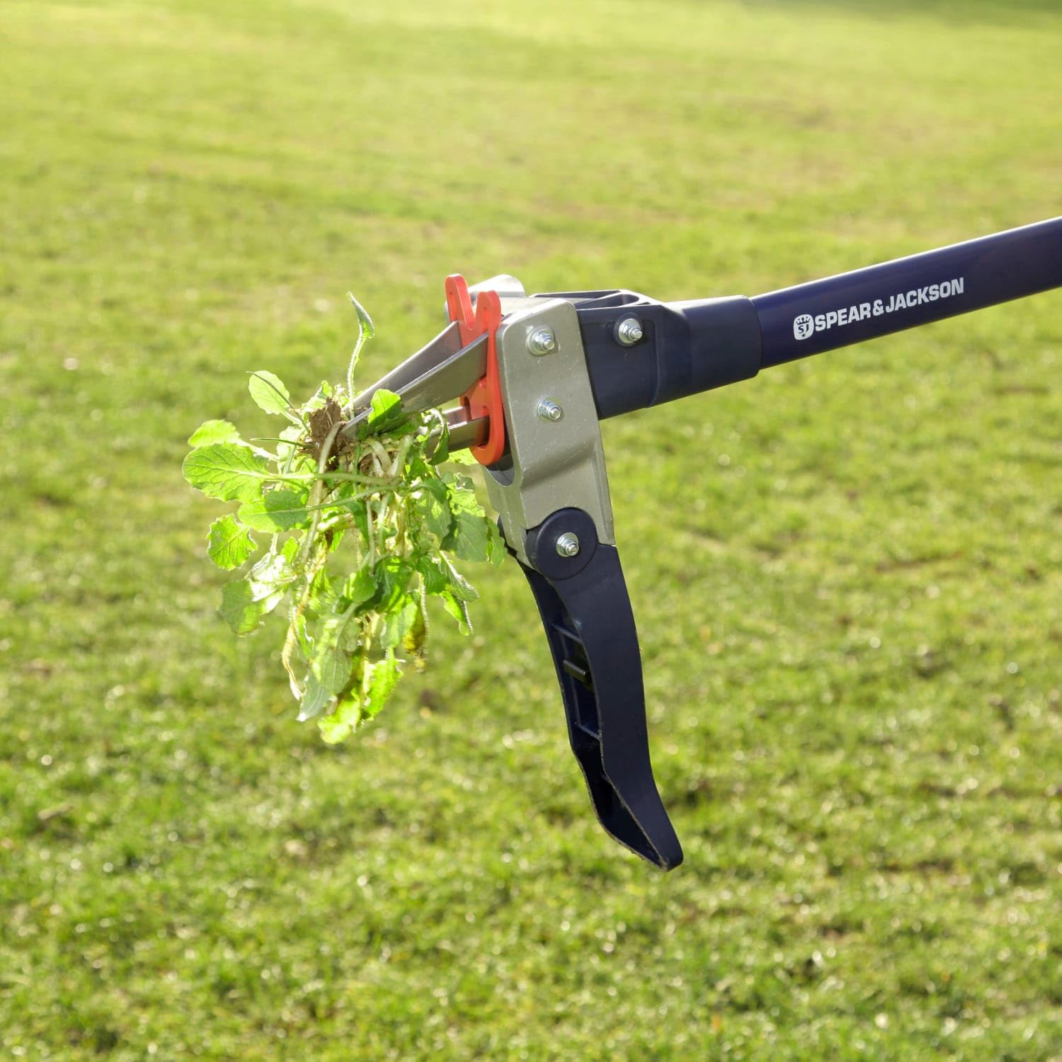 Spear & Jackson 4854WP Mechanical Weed Puller – Long Handle Manual Weeder