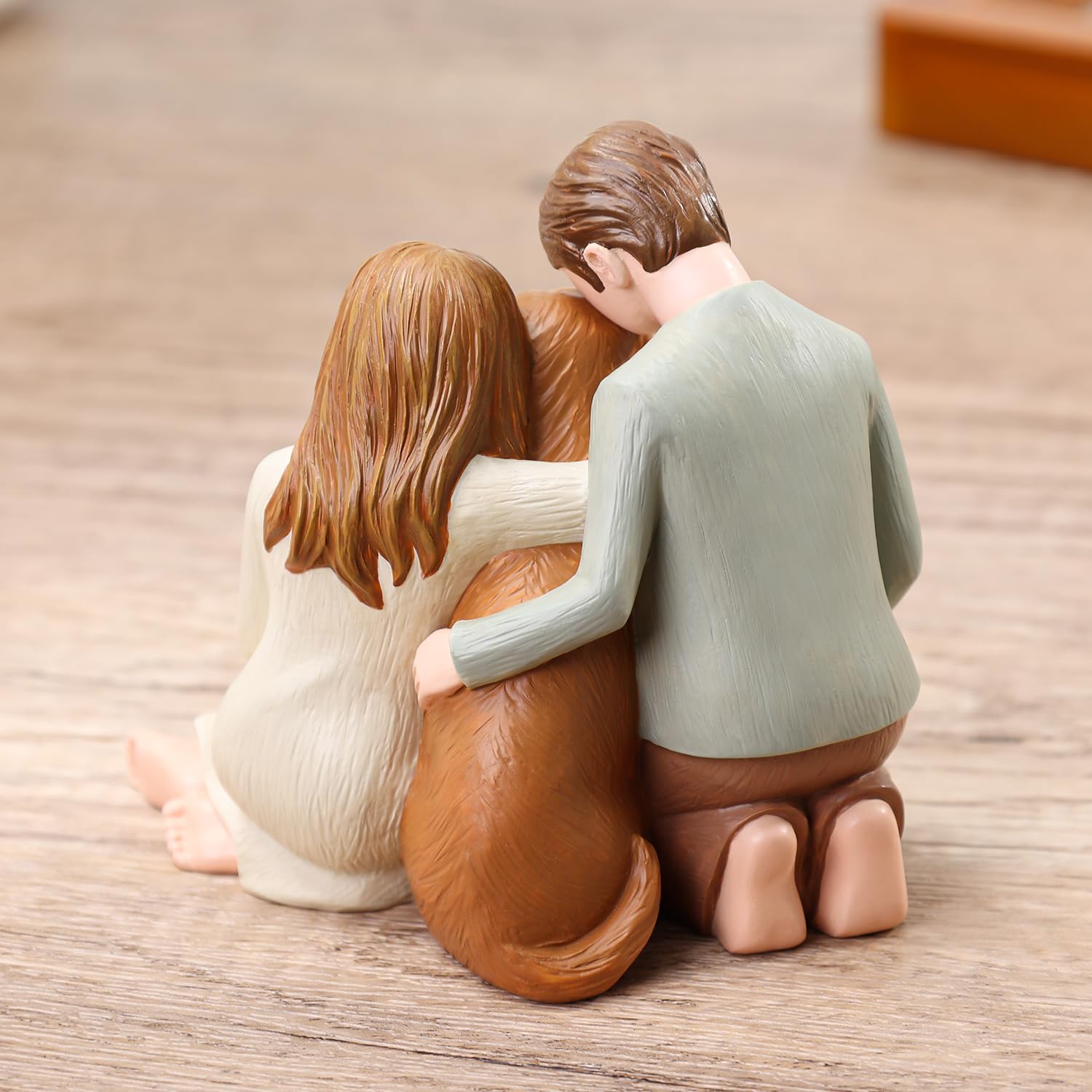 Carracci Couple with Dog Figurine – Resin Pet Memorial Statue for Lovers