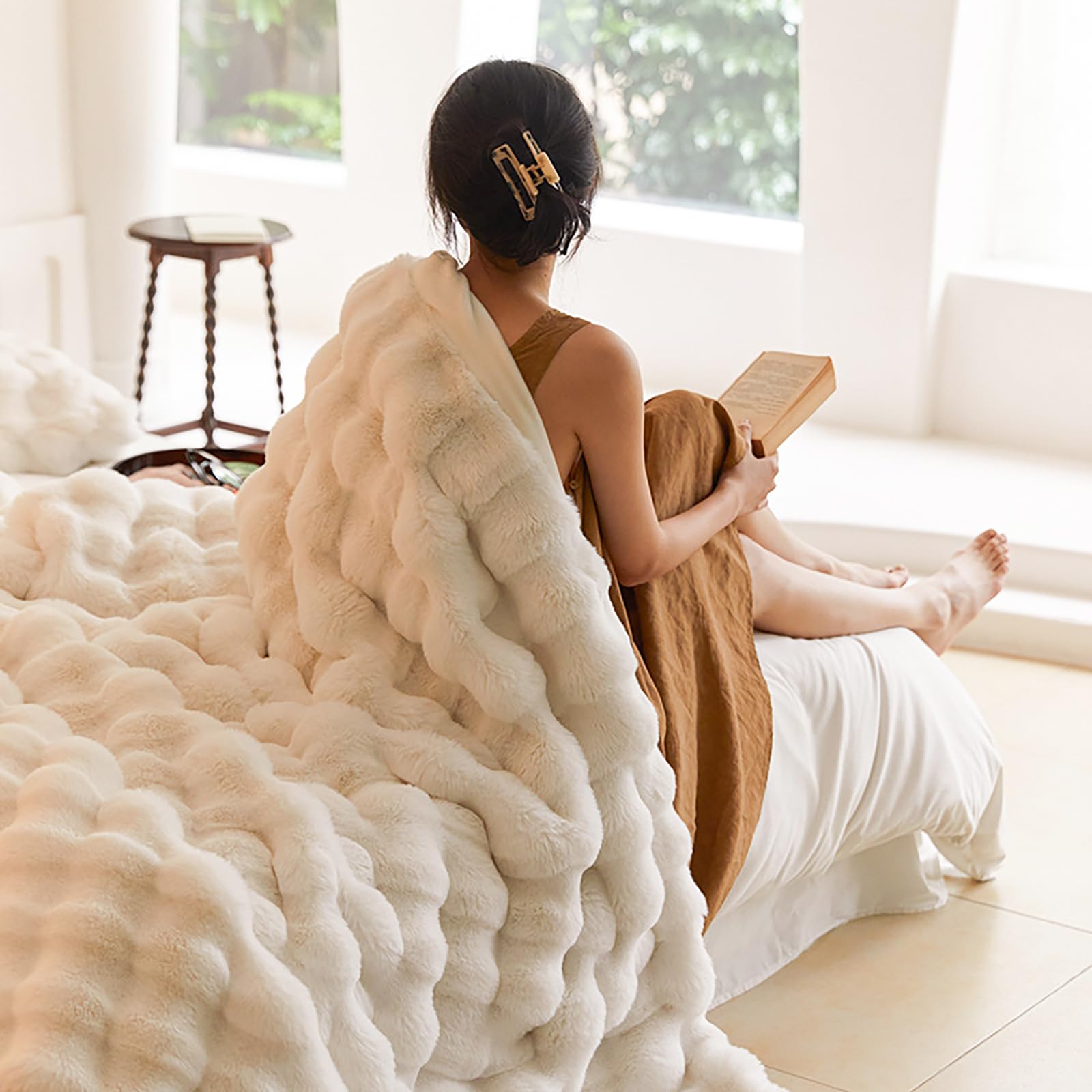 Faux Rabbit Fur Bubble Throw Blanket - Beige, 152x203cm