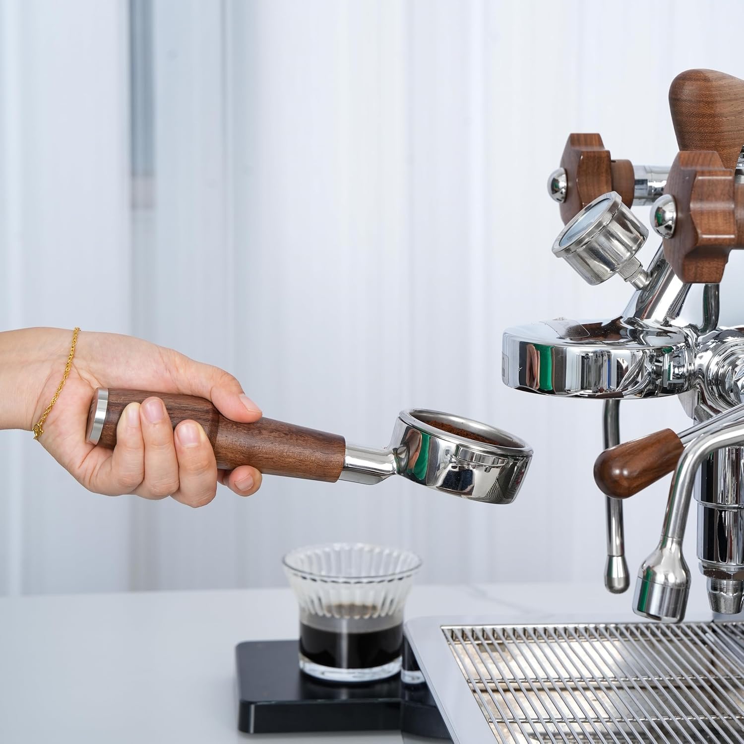 KNODOS Bottomless Naked Portafilter | Walnut Handle | E61 58mm Grouphead