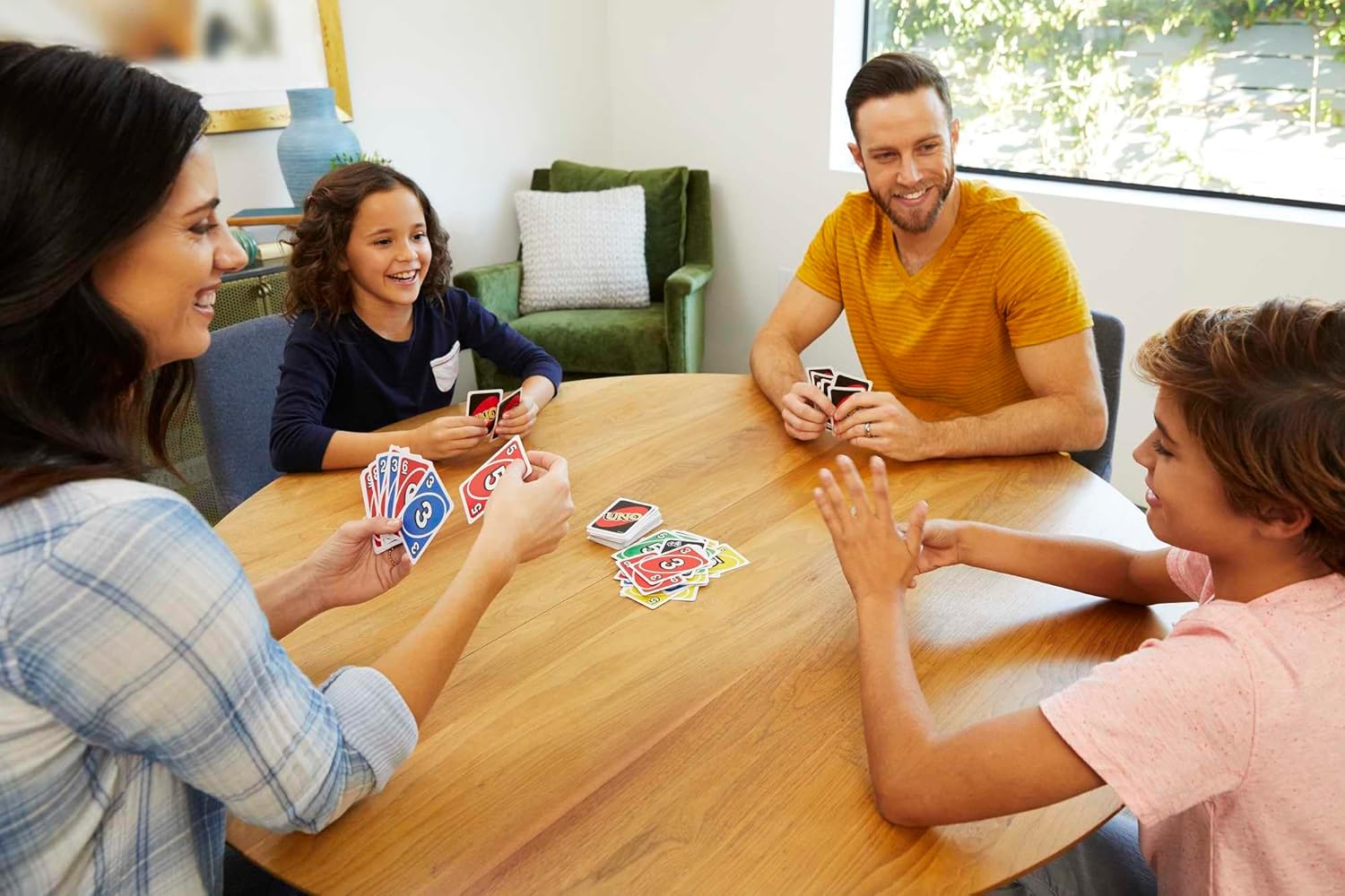 Mattel Games UNO Card Game – Color Blind Accessible Family Party Game