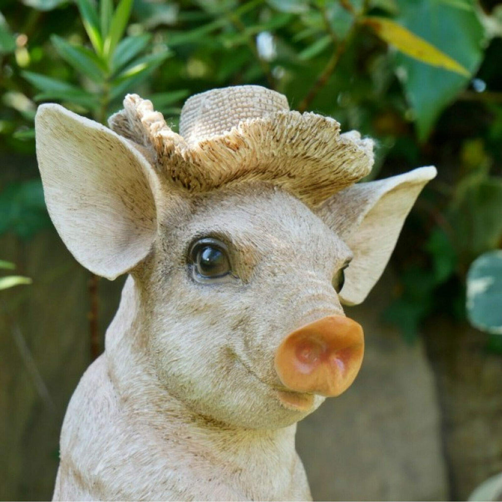 Jolof Store Pig with Spade Garden Statue – Weatherproof Resin Ornament