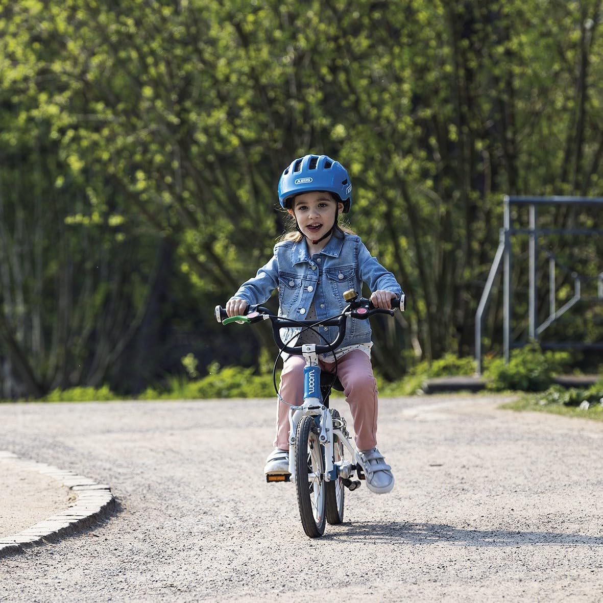 ABUS Smiley 3.0 LED Kinderhelm – Fahrradhelm mit Licht, Pink S