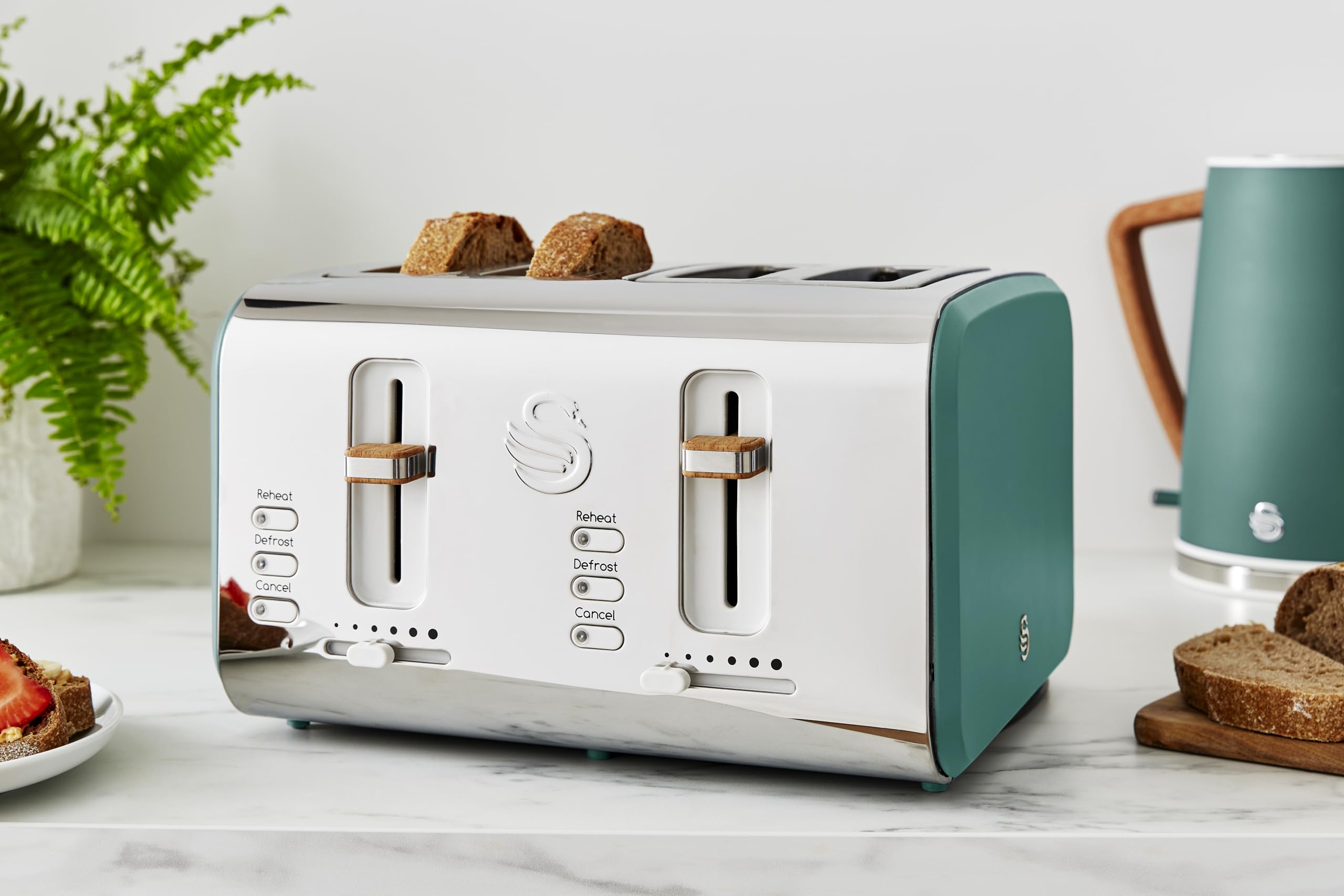 Swan Nordic 4-Slice Toaster – 1500W Green with 6 Browning Levels