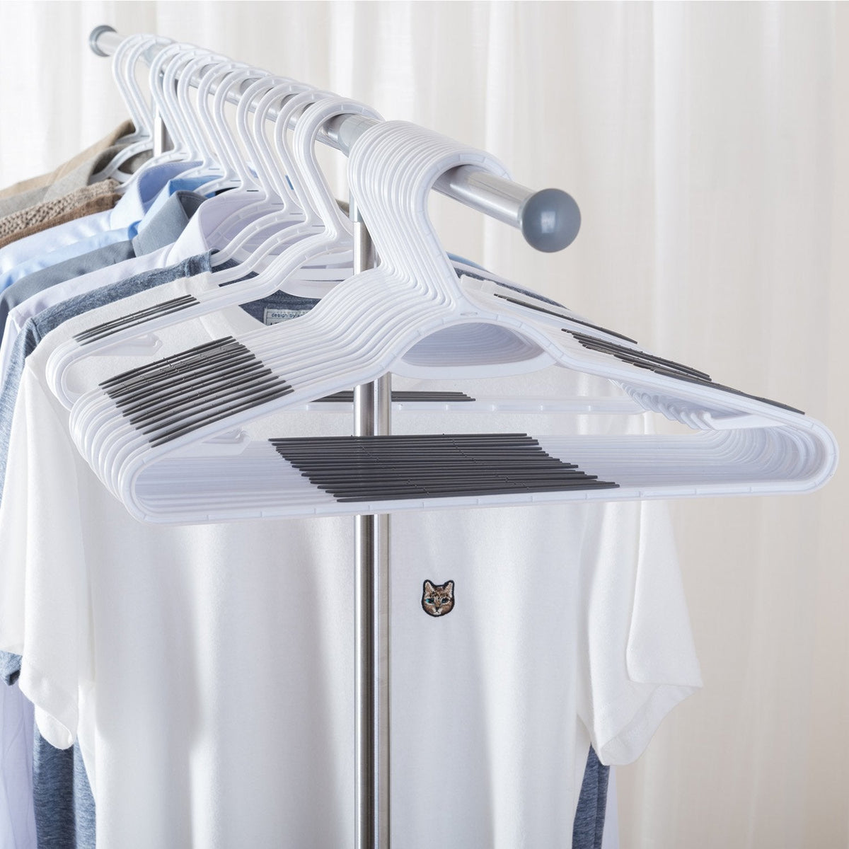 30 Pack Bendable Plastic Hangers Light-Weight Non-Slip Clothes/Suit HangersGrey