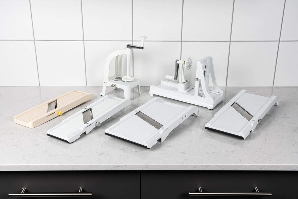 Benriner Professional Japanese Horizontal Turning Slicer - 3 Blades, White