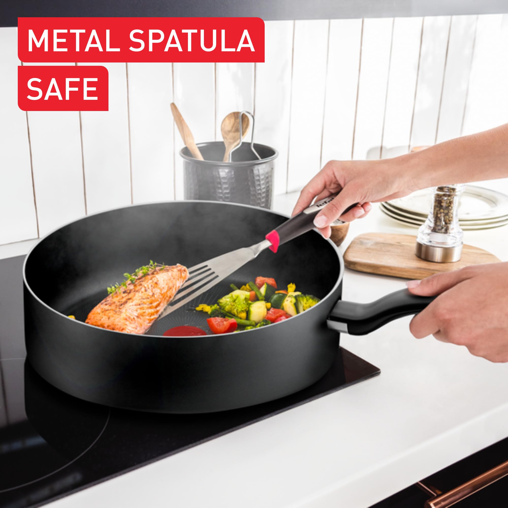 Tefal Titanium Essential Non-Stick Sautepan with Lid – 26cm