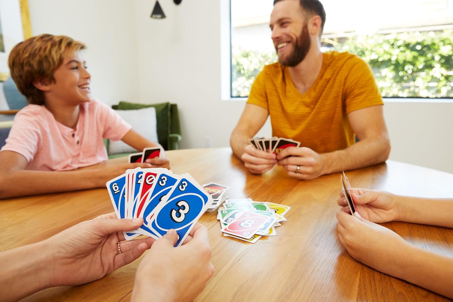 Mattel Games UNO Card Game – Color Blind Accessible Family Party Game