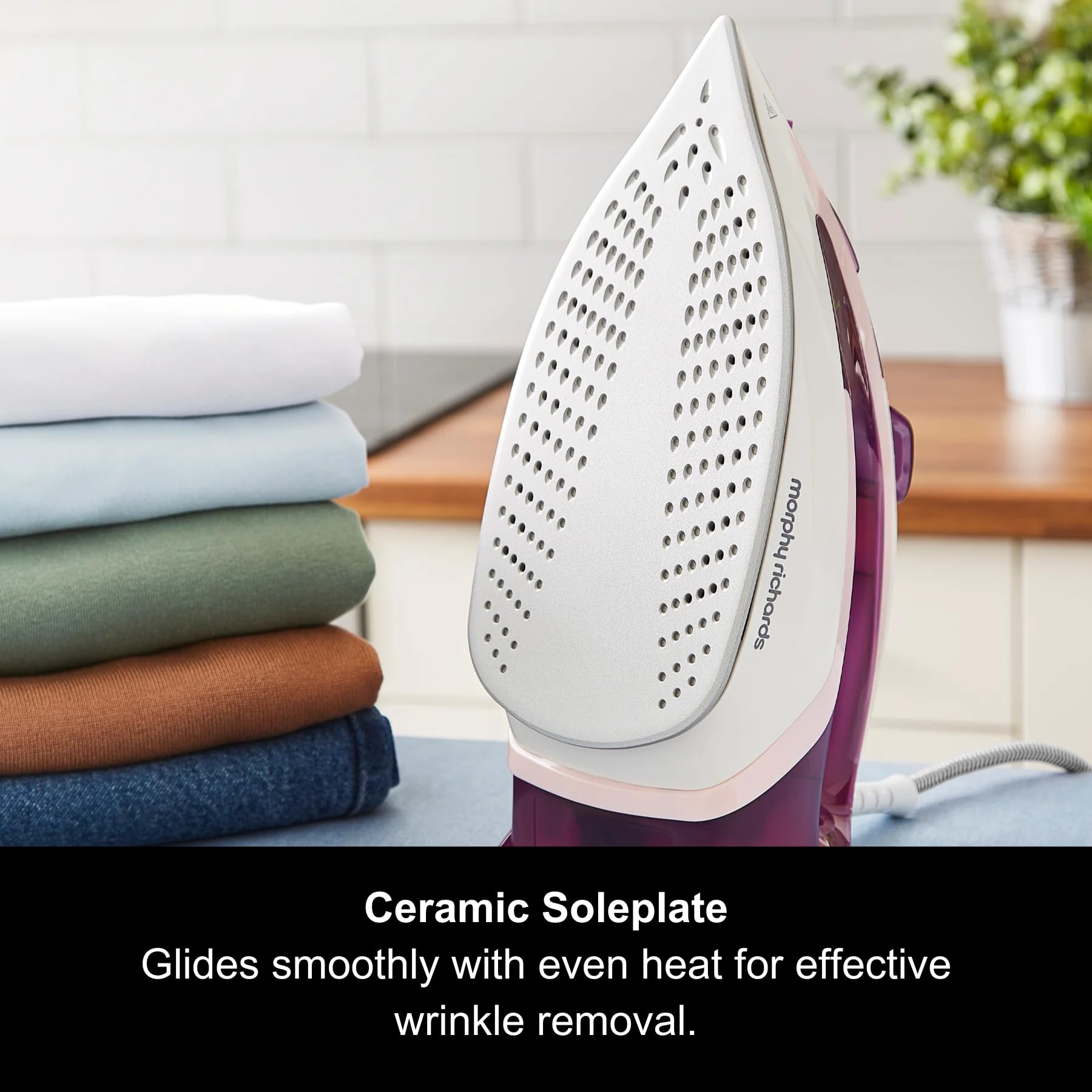 Morphy Richards Steamflow Turbo Steam Iron | Ceramic Soleplate | 2400W