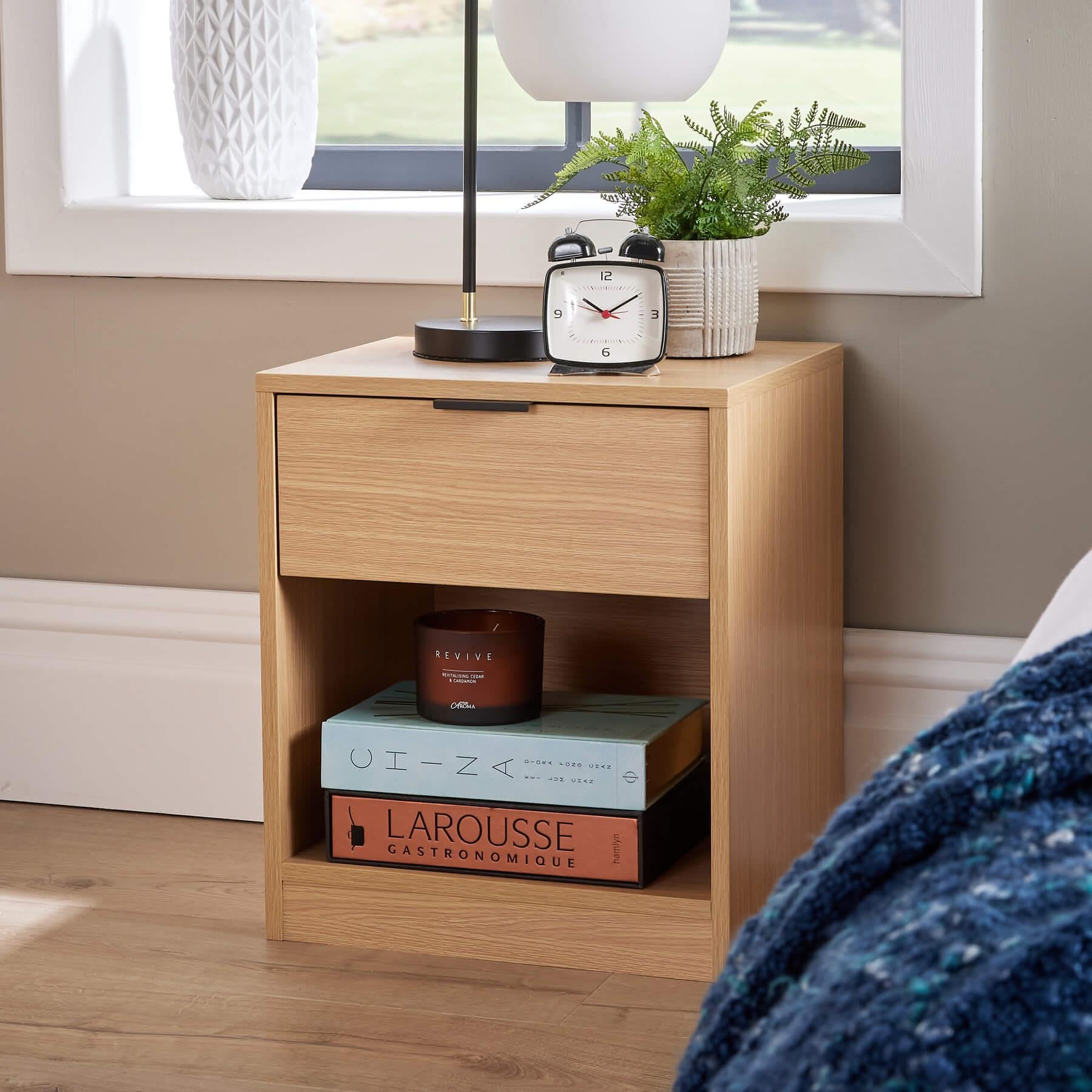 Oak Bedside Cabinet | 1 Drawer Modern Side Table