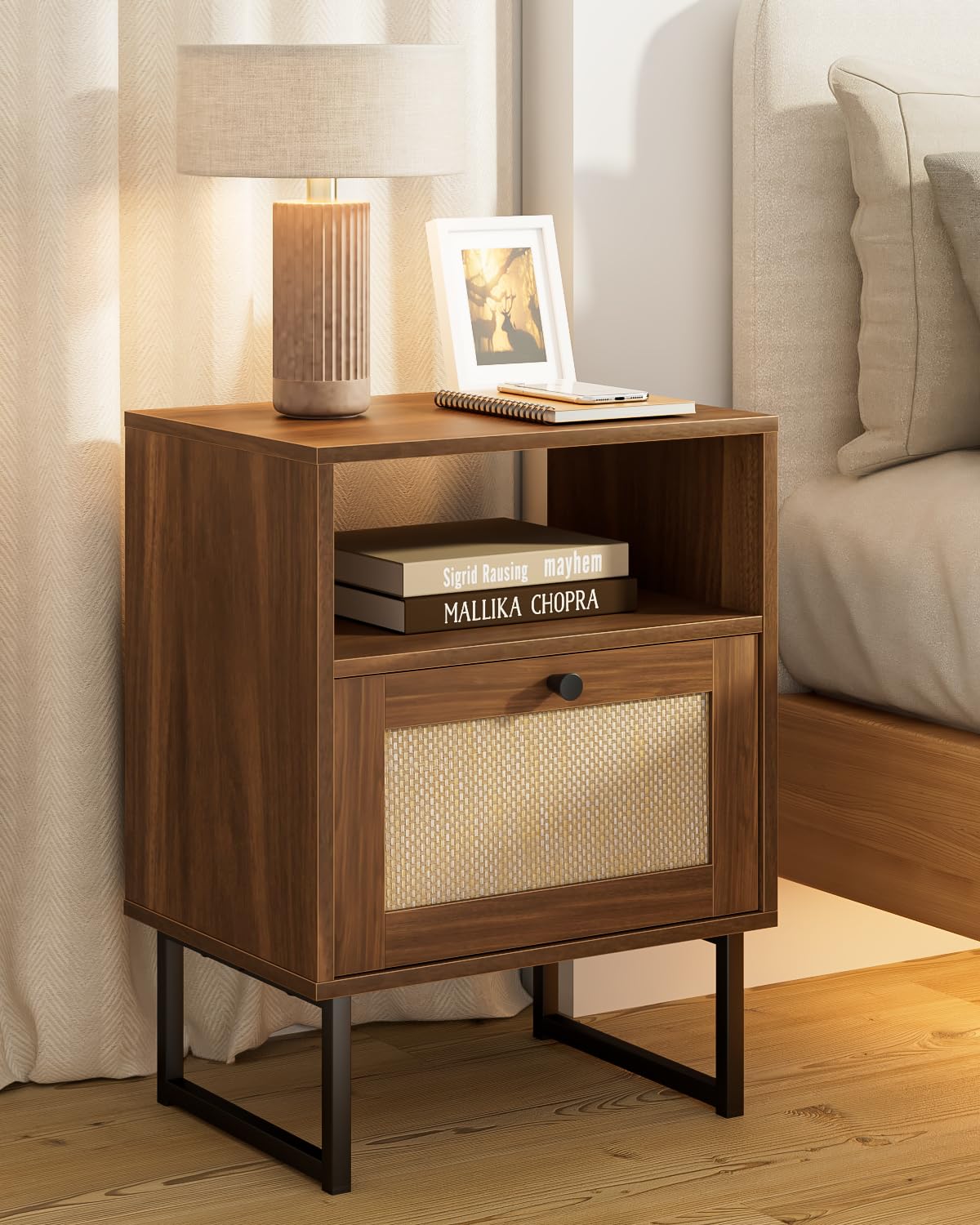 HEYZOEY Rattan Nightstand – Boho Wood Bedside Table with Drawer & Gold Frame