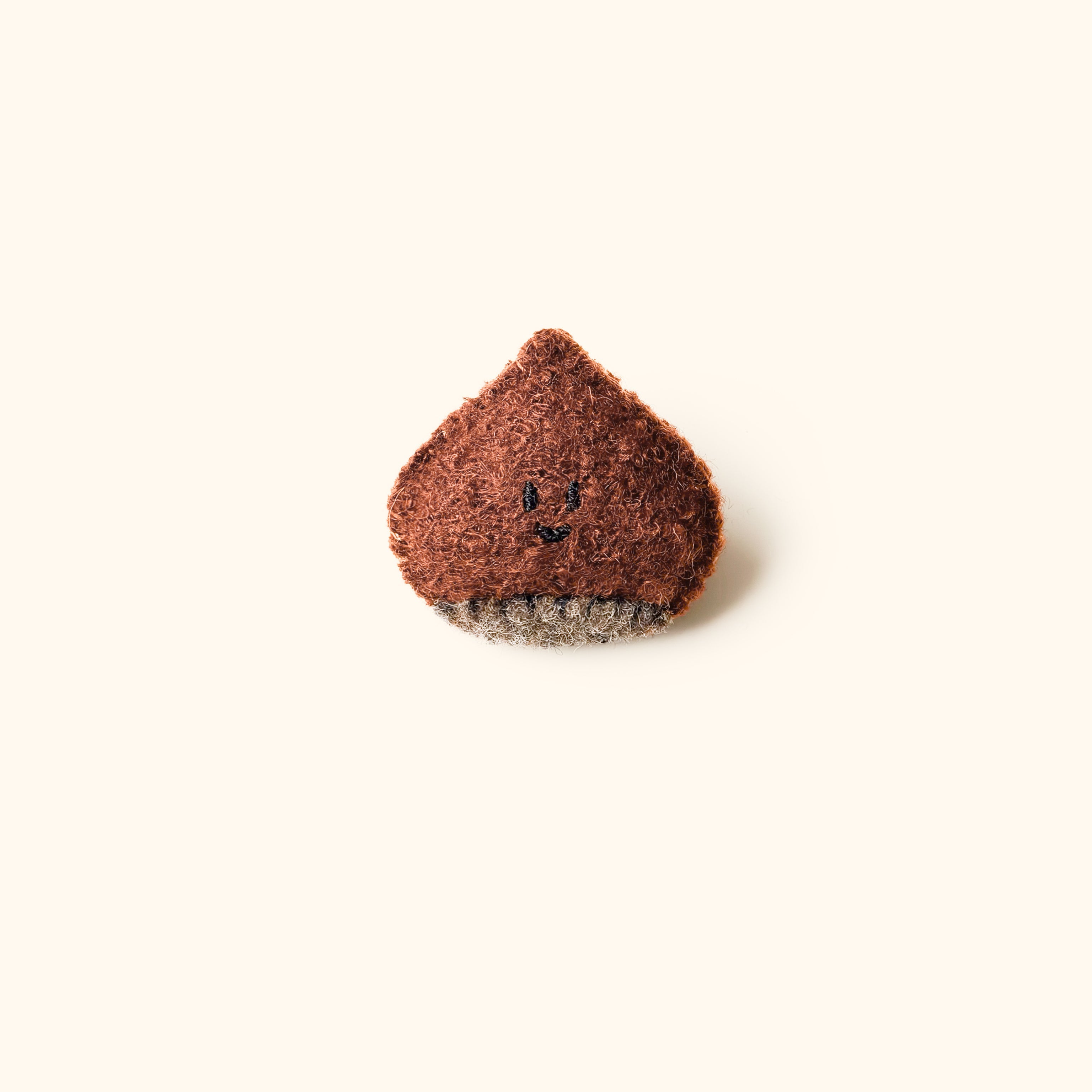 LuLuFun Studio Chestnut Woollen Brooch – Handcrafted Kawaii Pin