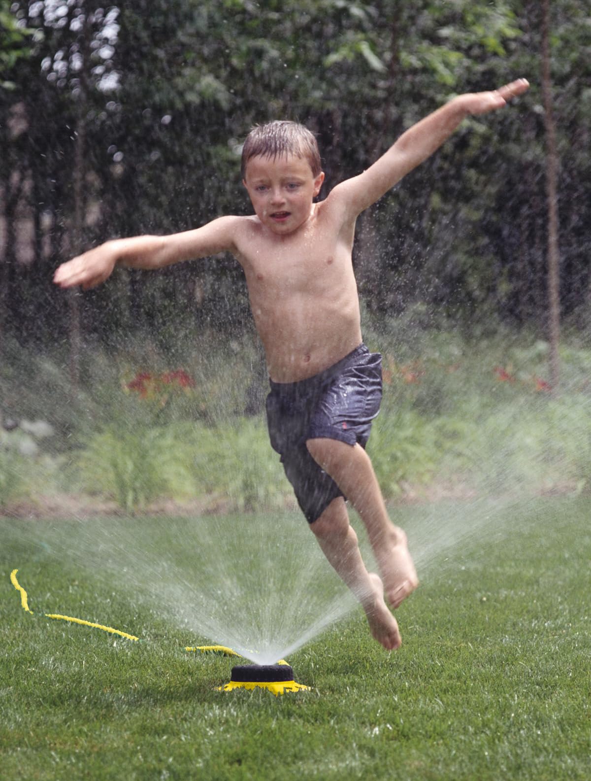 Dramm ColorStorm 9-Pattern Turret Sprinkler | Heavy-Duty Metal Base, Red