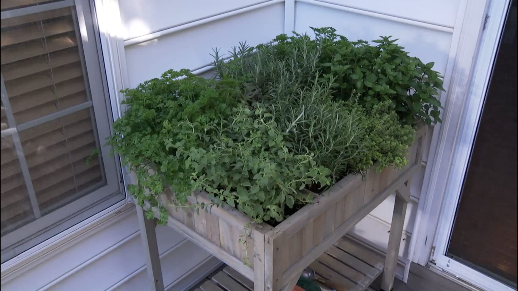 VegTrug 8 Pocket Herb Planter – Grey Raised Wooden Garden Bed