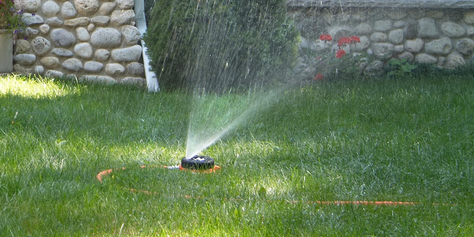 Dramm ColorStorm 9-Pattern Turret Sprinkler | Heavy-Duty Metal Base, Red
