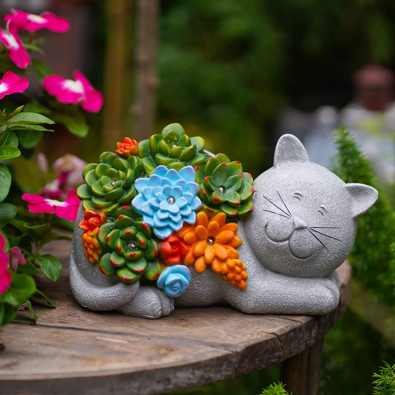 Goodeco Solar Cat Statue – Waterproof Resin Garden Decor with 6 LED Lights