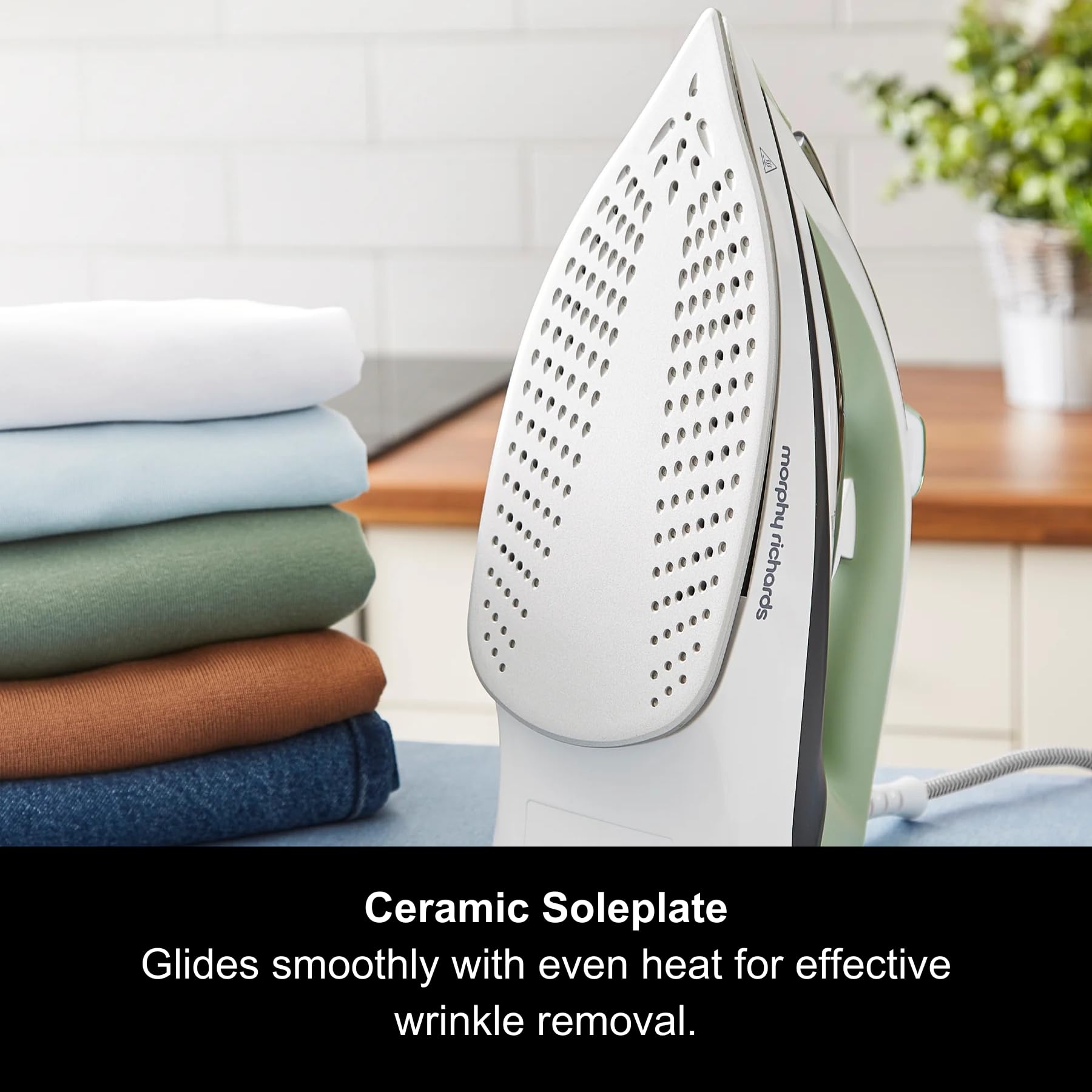 Morphy Richards Steamflow Turbo Steam Iron – Ceramic Soleplate, 2400W