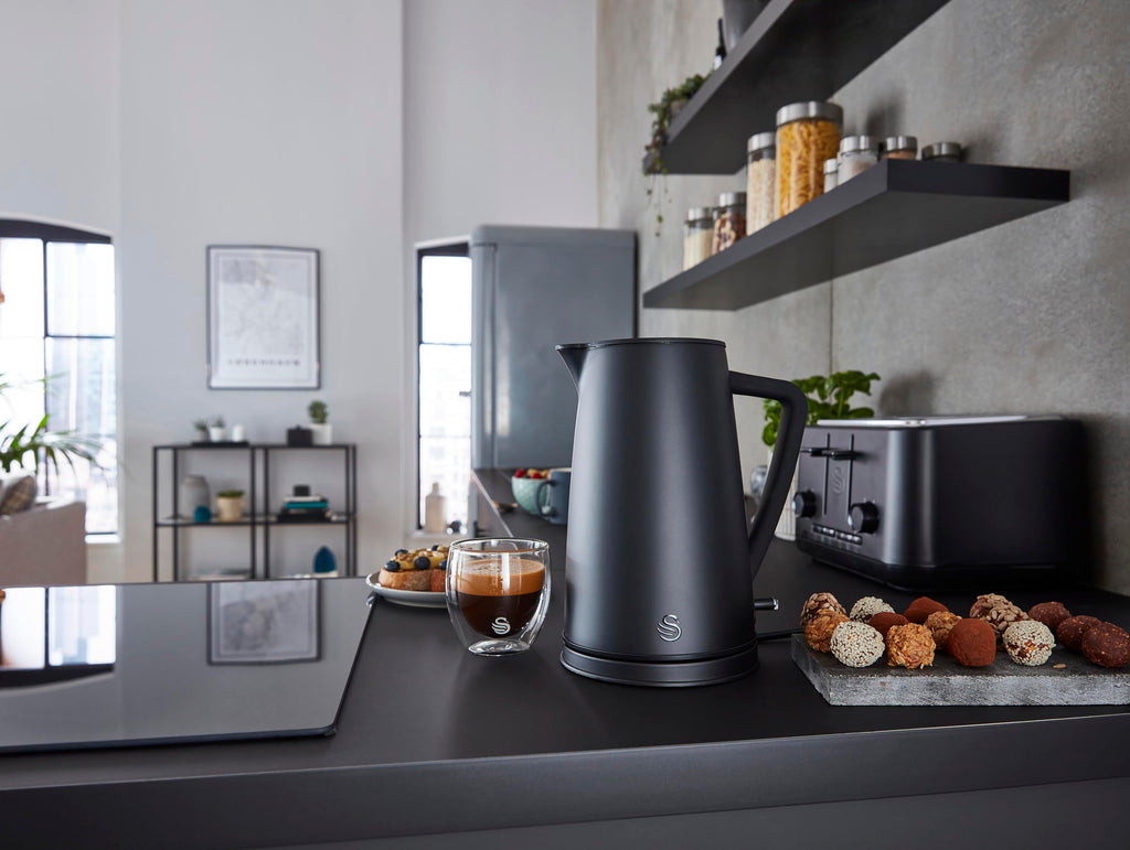 Swan Stealth Jug Kettle – 1.7L Rapid Boil 3000W – Matte Black