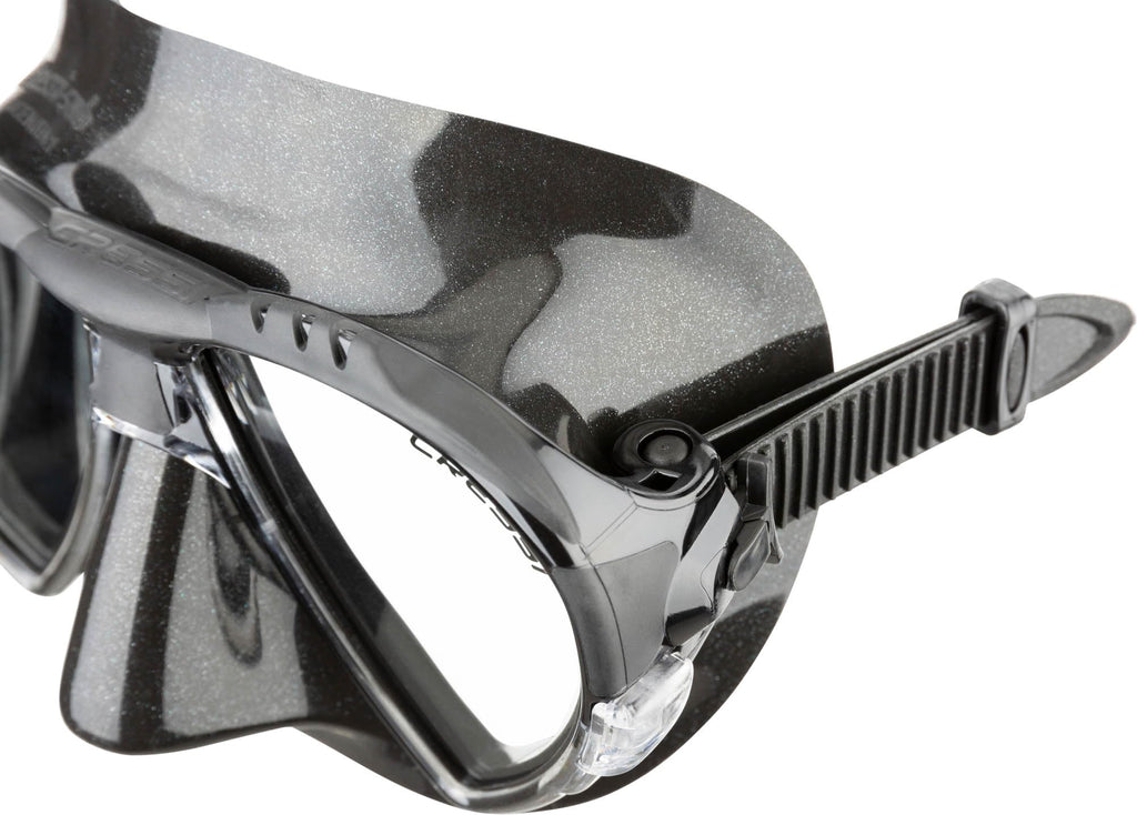 Cressi Matrix Snorkelling Mask – Low Volume Silicone Scuba Mask, Black