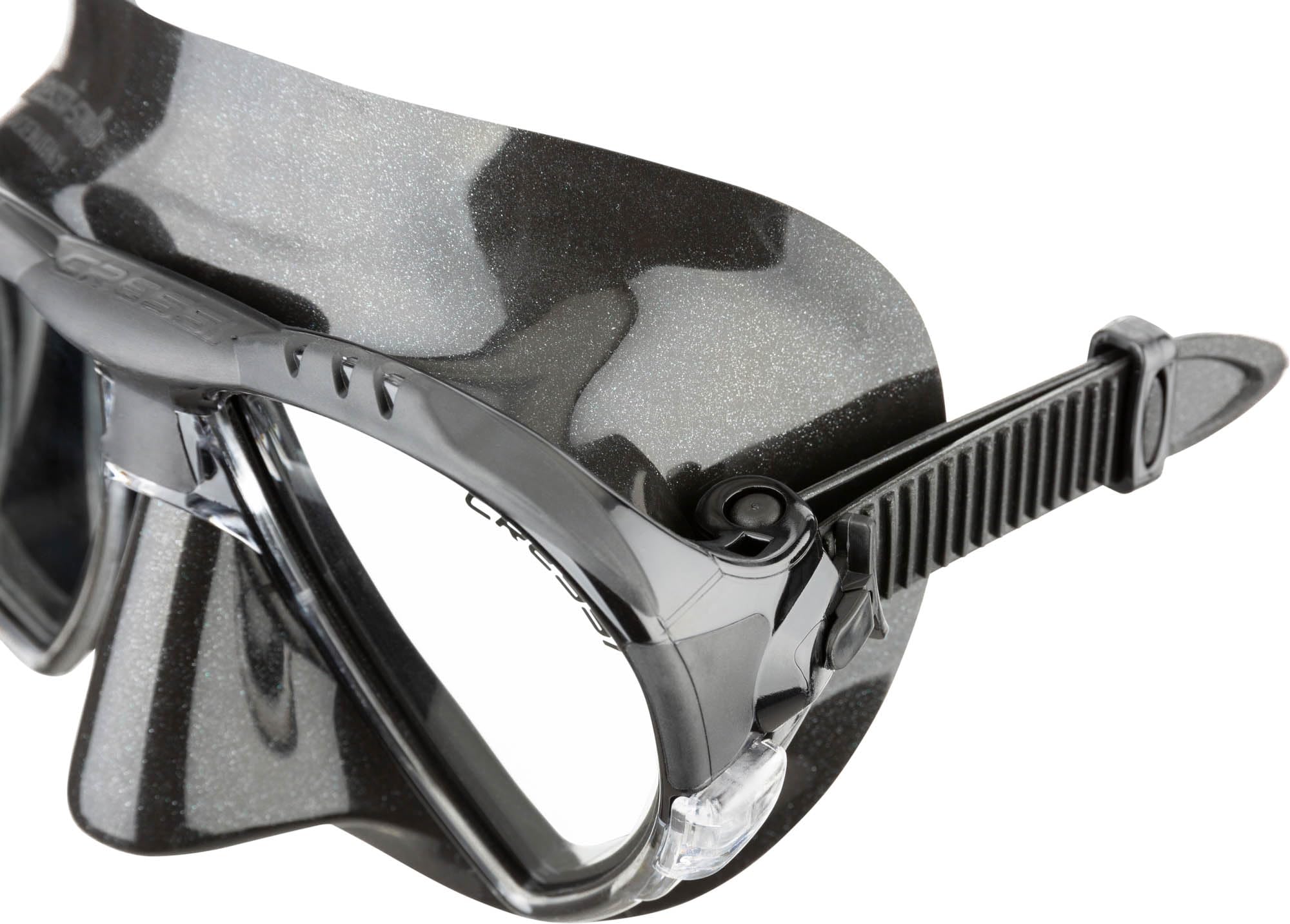 Cressi Matrix Snorkelling Mask – Low Volume Silicone Scuba Mask, Black