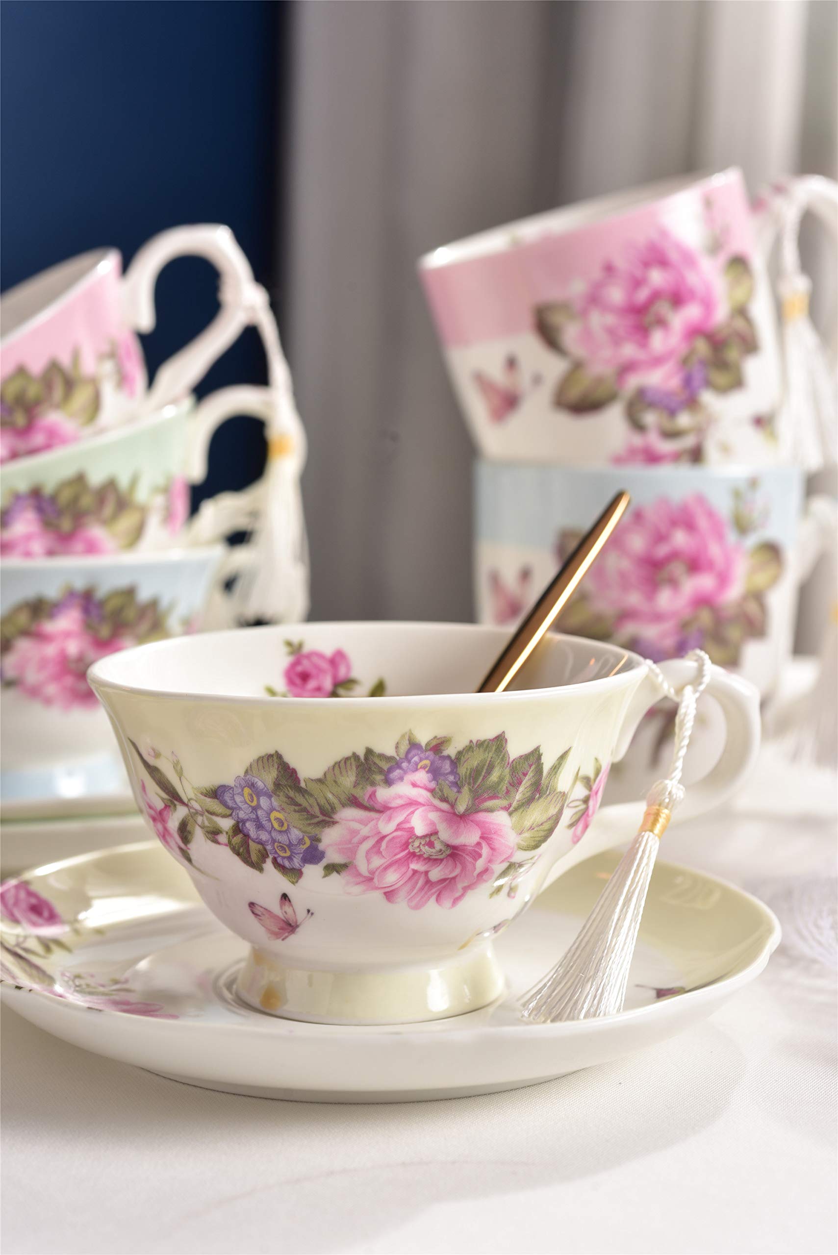 London Boutique Vintage Rose Bone China Tea Cup and Saucer Set - 4 Pack