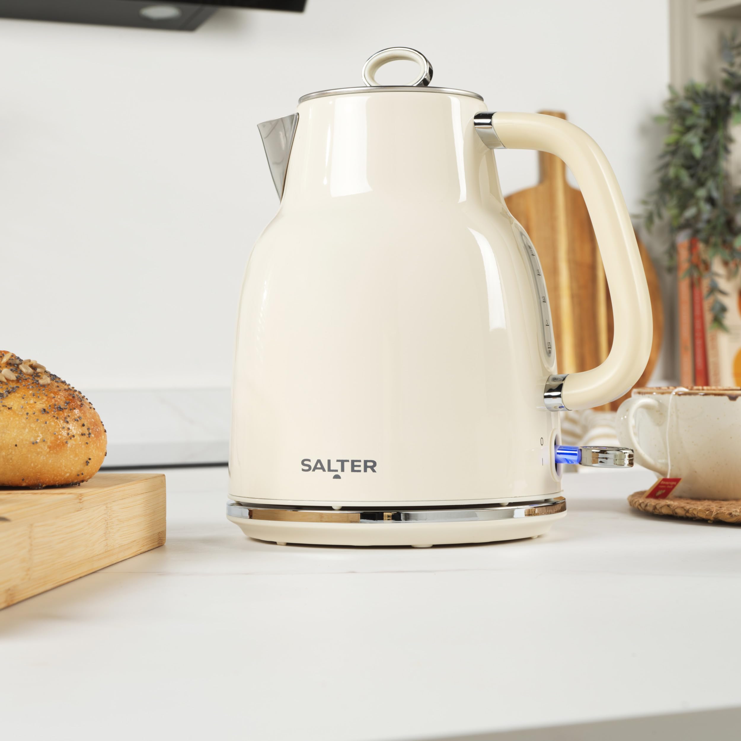 Salter Retro 1.7L Kettle – 3KW Rapid Boil Cordless Design, Cream