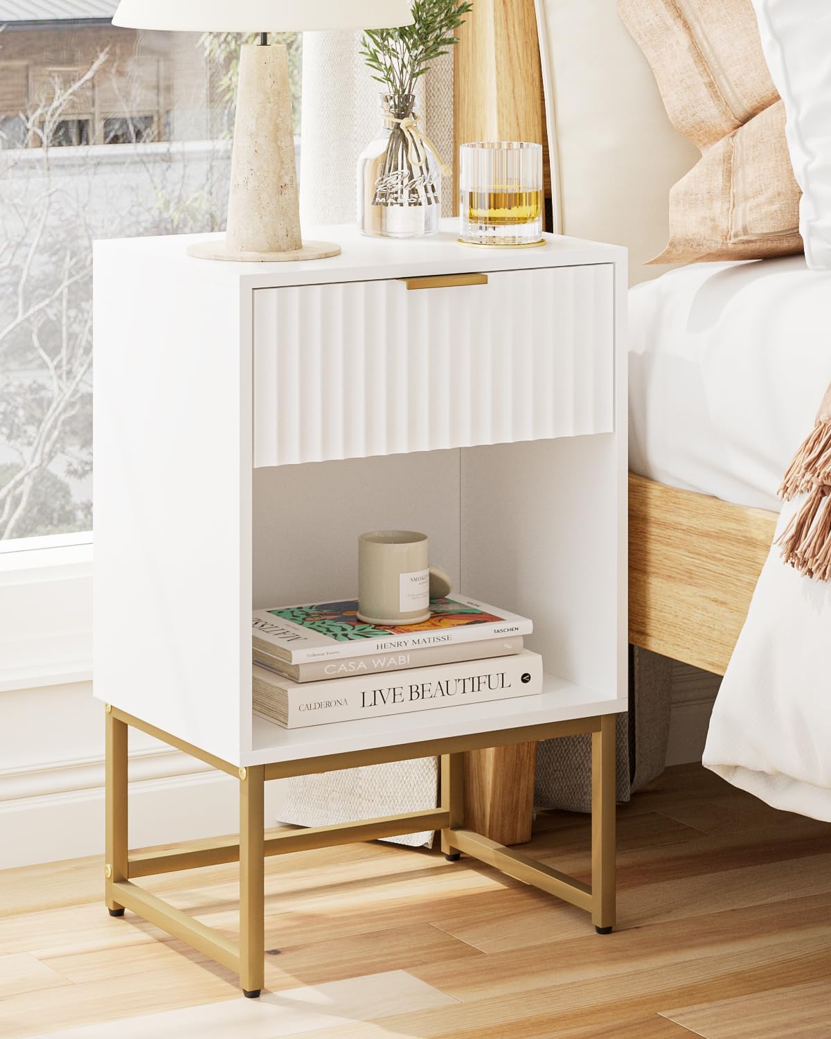 HEYZOEY Bedside Table – Modern Fluted Nightstand with Drawer and Shelf