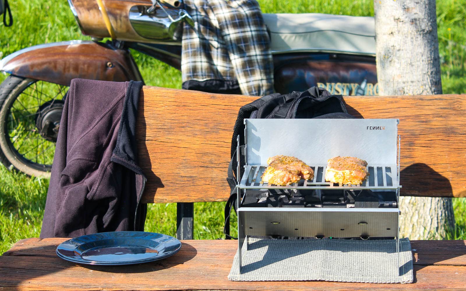 FENNEK Light Portable Charcoal Grill – Stainless Steel Camping Barbecue