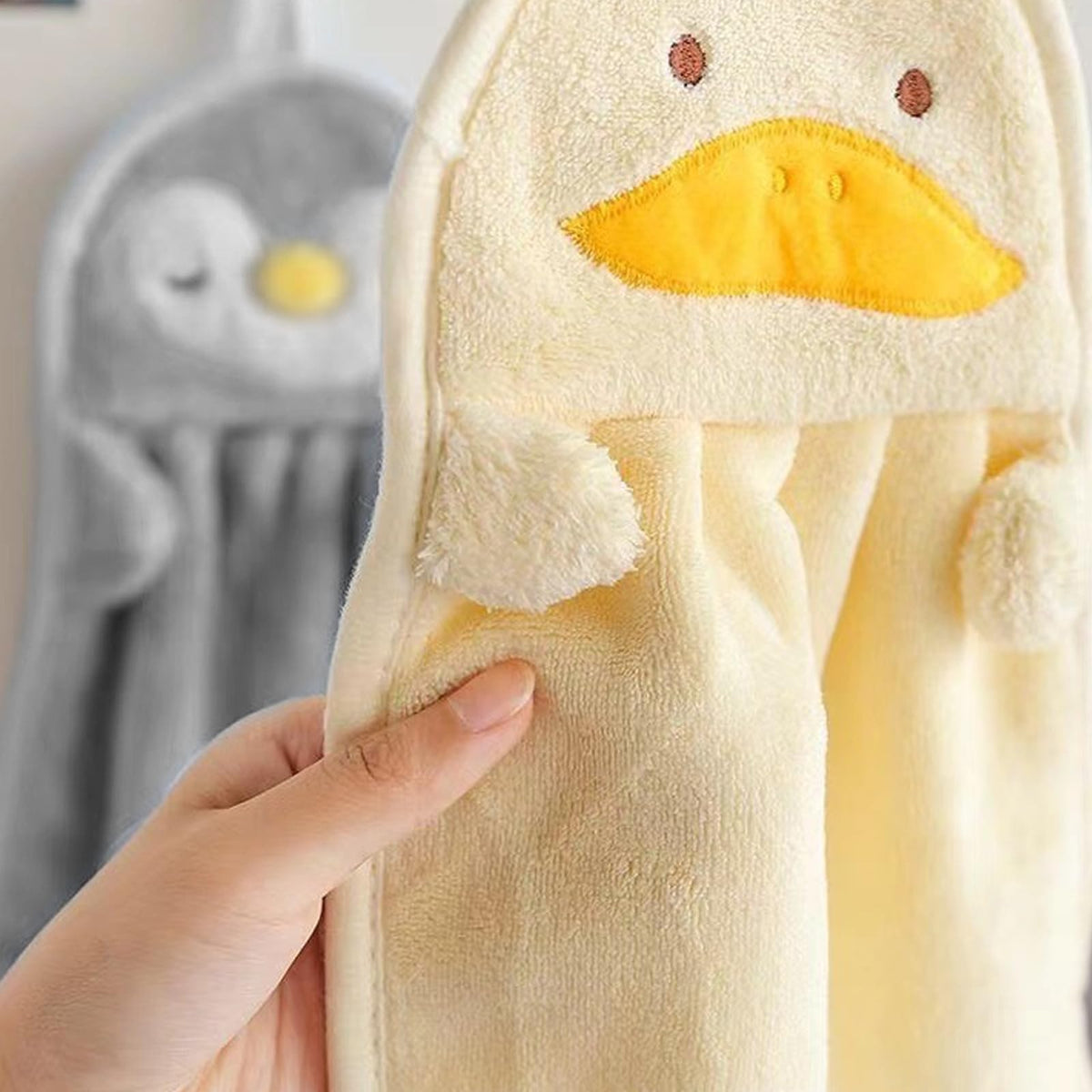 JinliangGuo 2Pcs Comfortable Animals Hand Towels Breathable Hanging Hand Towels Soft Coral Absorbent Washcloth for Kitchen and Bathroom Yellow Gray