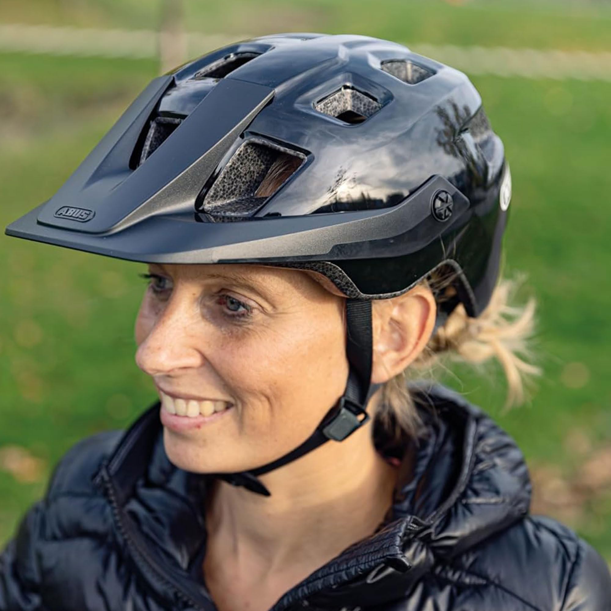 ABUS MoTrip MTB Helmet – Shiny Black Mountain Bike Helmet, Size M