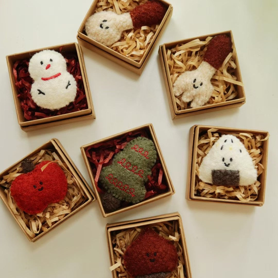 LuLuFun Studio Chestnut Woollen Brooch – Handcrafted Kawaii Pin