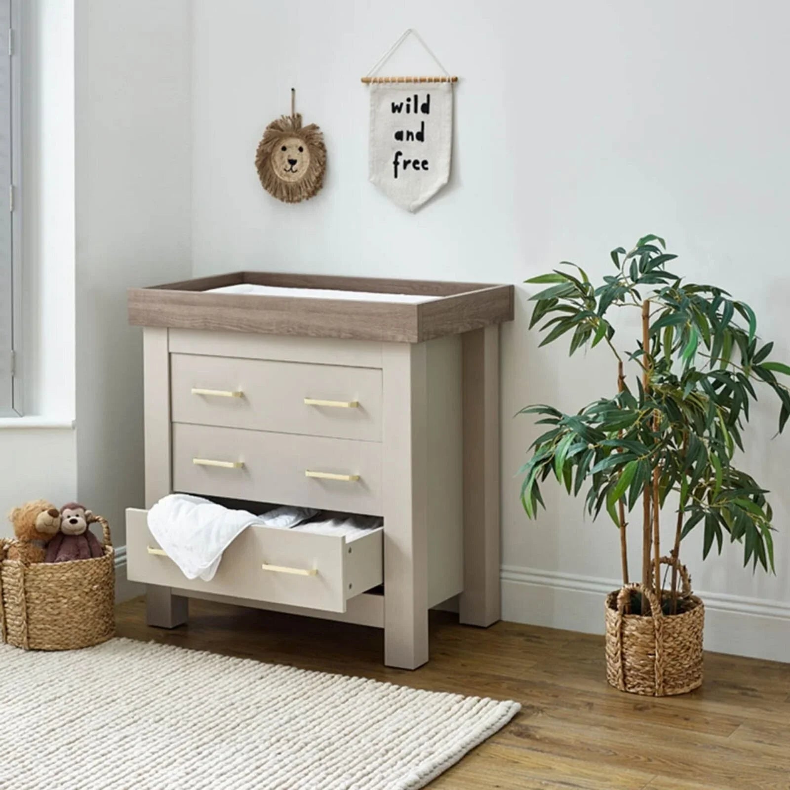 Charnwood Bordeaux Dresser & Baby Changer - Oatmeal
