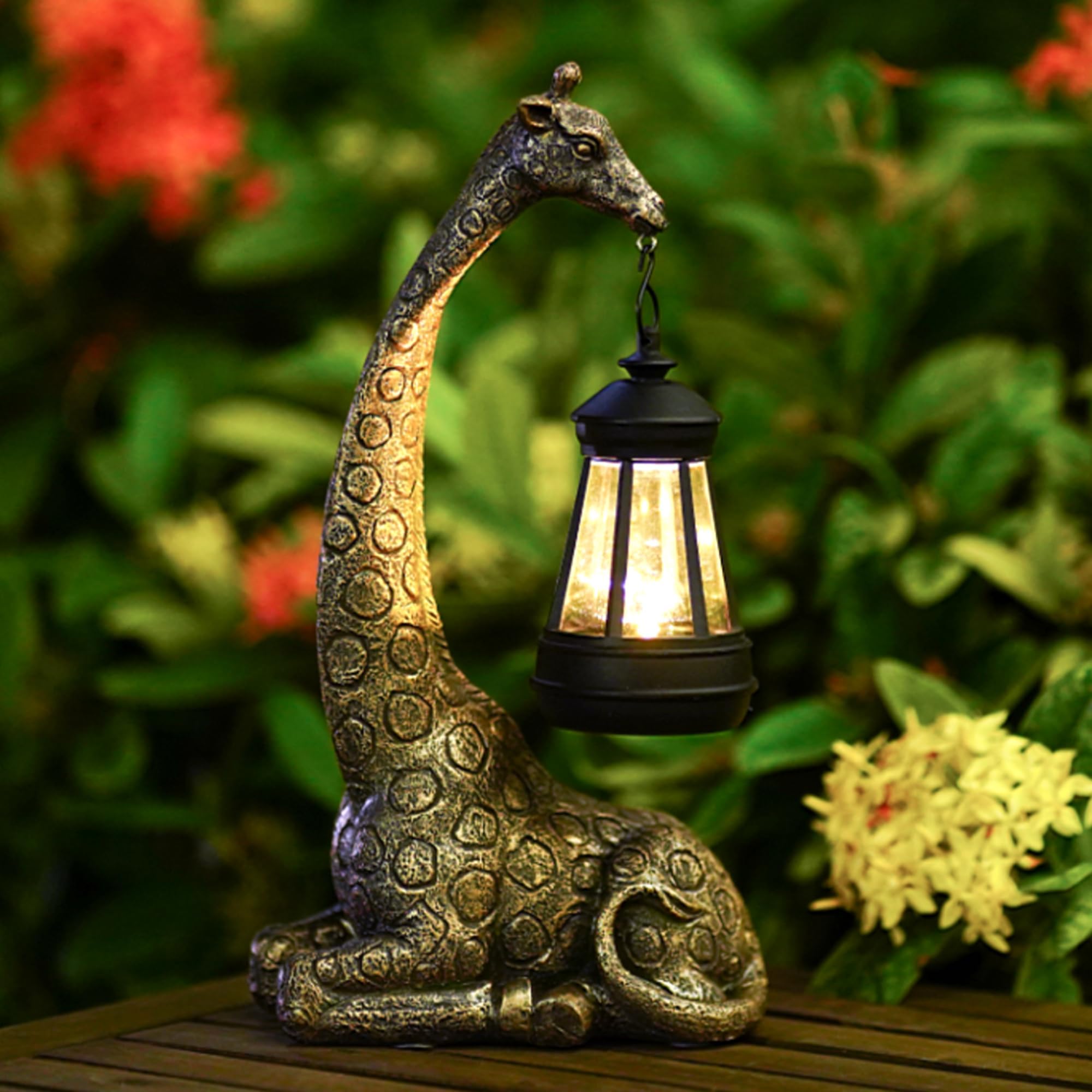 Goodeco Giraffe Garden Statue with Solar Lantern - 28cm Outdoor Ornament