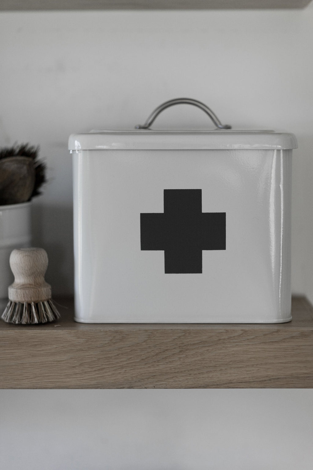 Garden Trading First Aid Box – Powder Coated Steel Medicine Organizer