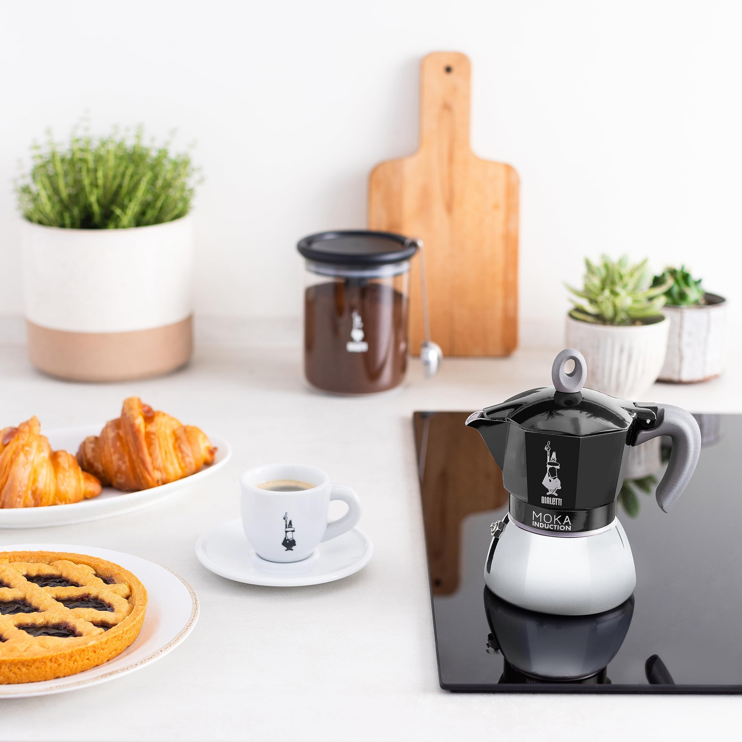 Bialetti New Moka Induction Coffee Maker | 6-Cup Aluminium – Black
