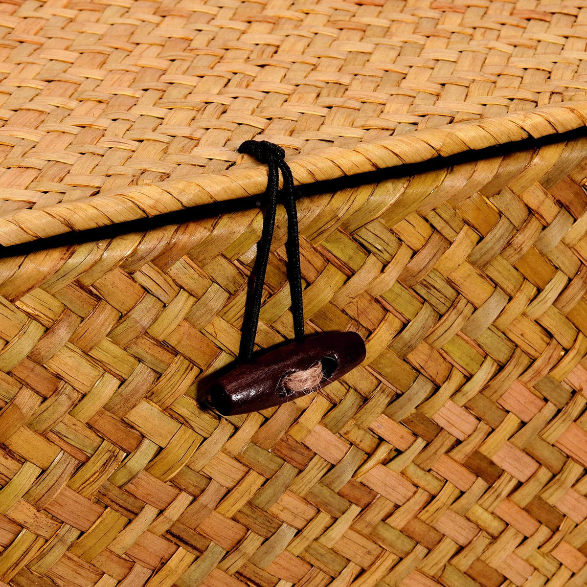 Set of 3 Seagrass Rattan Boxes with Lid, Rectangular Woven Storage Hamper - image 3