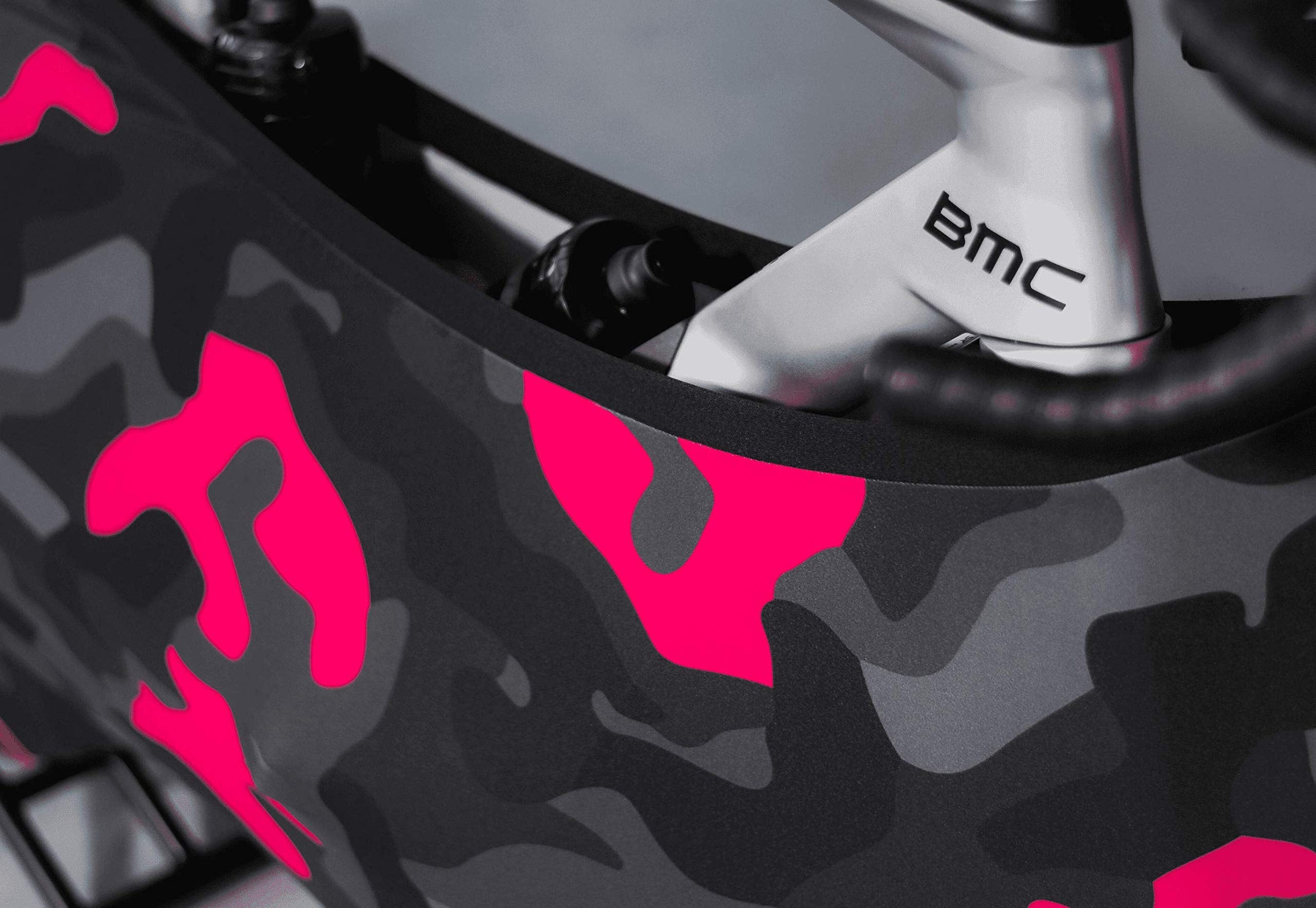 Velo Sock Camo Bike Cover – Water-Repellent Black & Pink Transport Cover