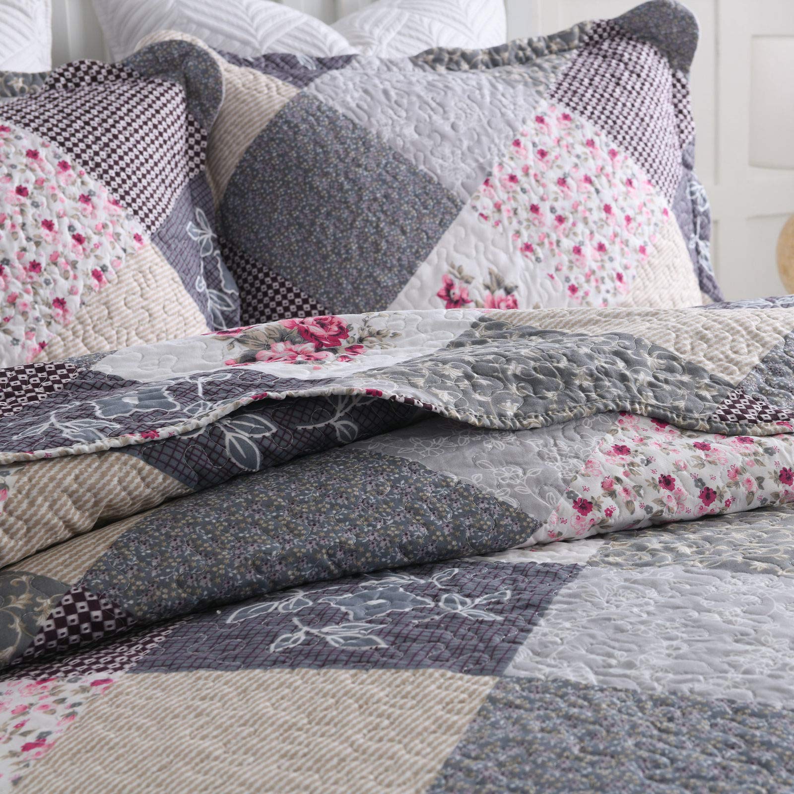 Qucover Super King Patchwork Quilt Set – Reversible Floral Microfiber