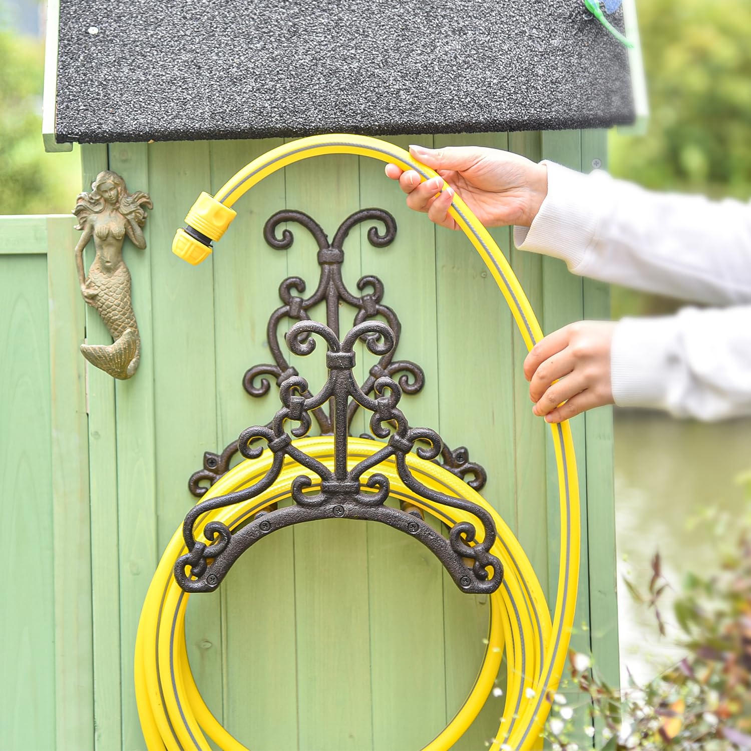 Sungmor Cast Iron Garden Hose Holder – Wall Mounted Vintage Metal Rack