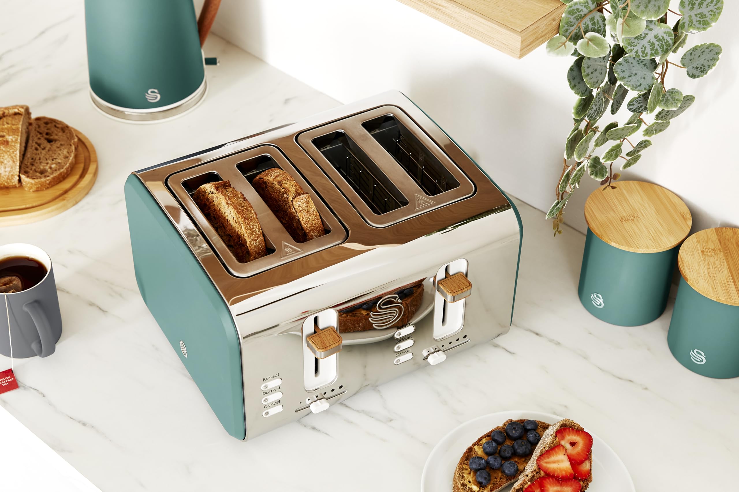 Swan Nordic 4-Slice Toaster – 1500W Green with 6 Browning Levels