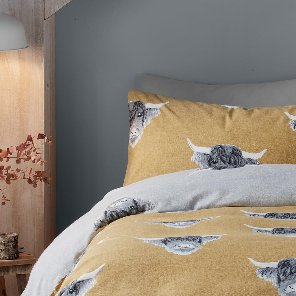 Fusion Highland Cow Reversible Duvet Cover Set – Ochre Yellow – Super King