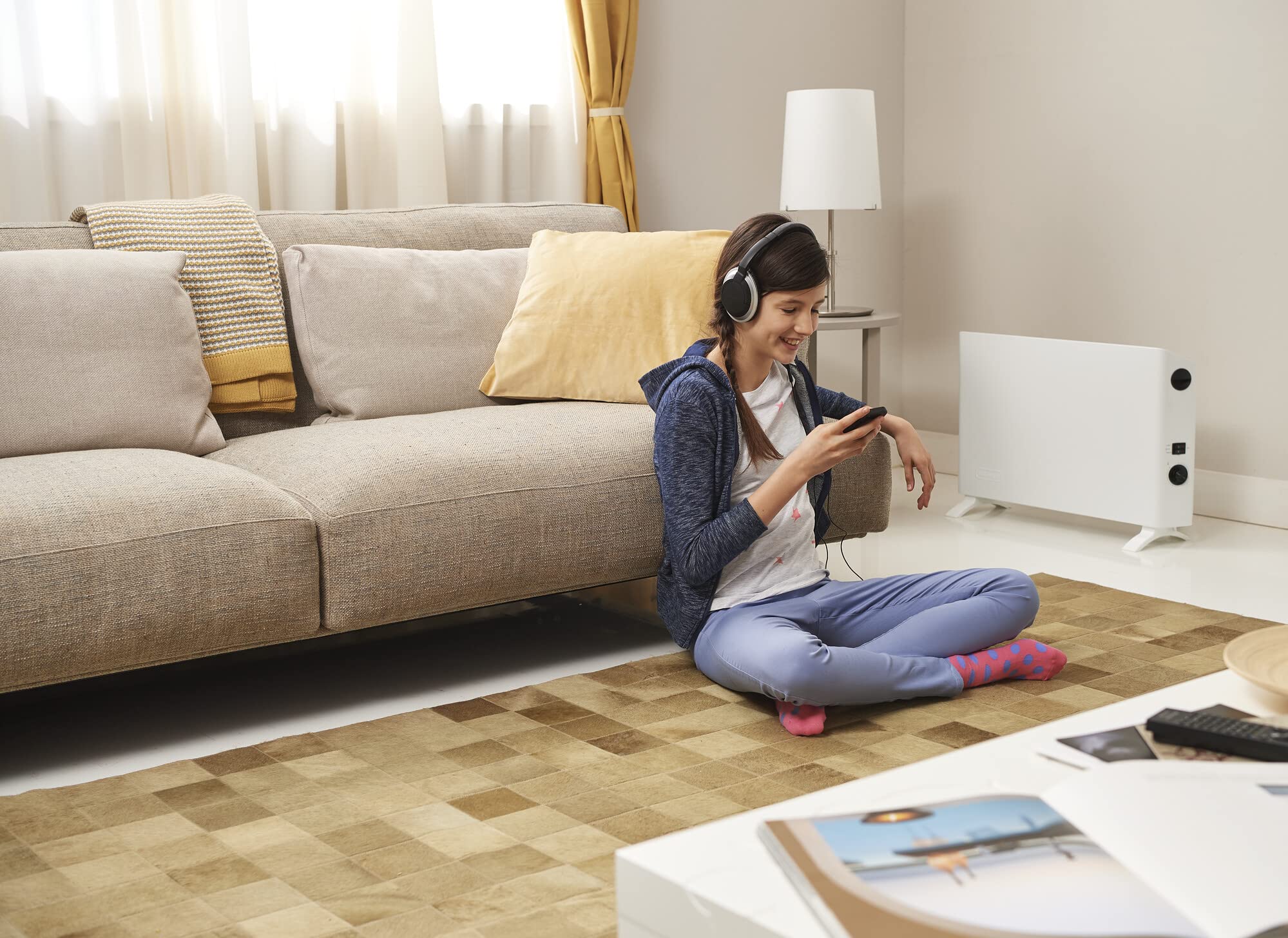 DeLonghi HSX2320 Slim Convector Heater – 2.0 kW Portable Space Heater