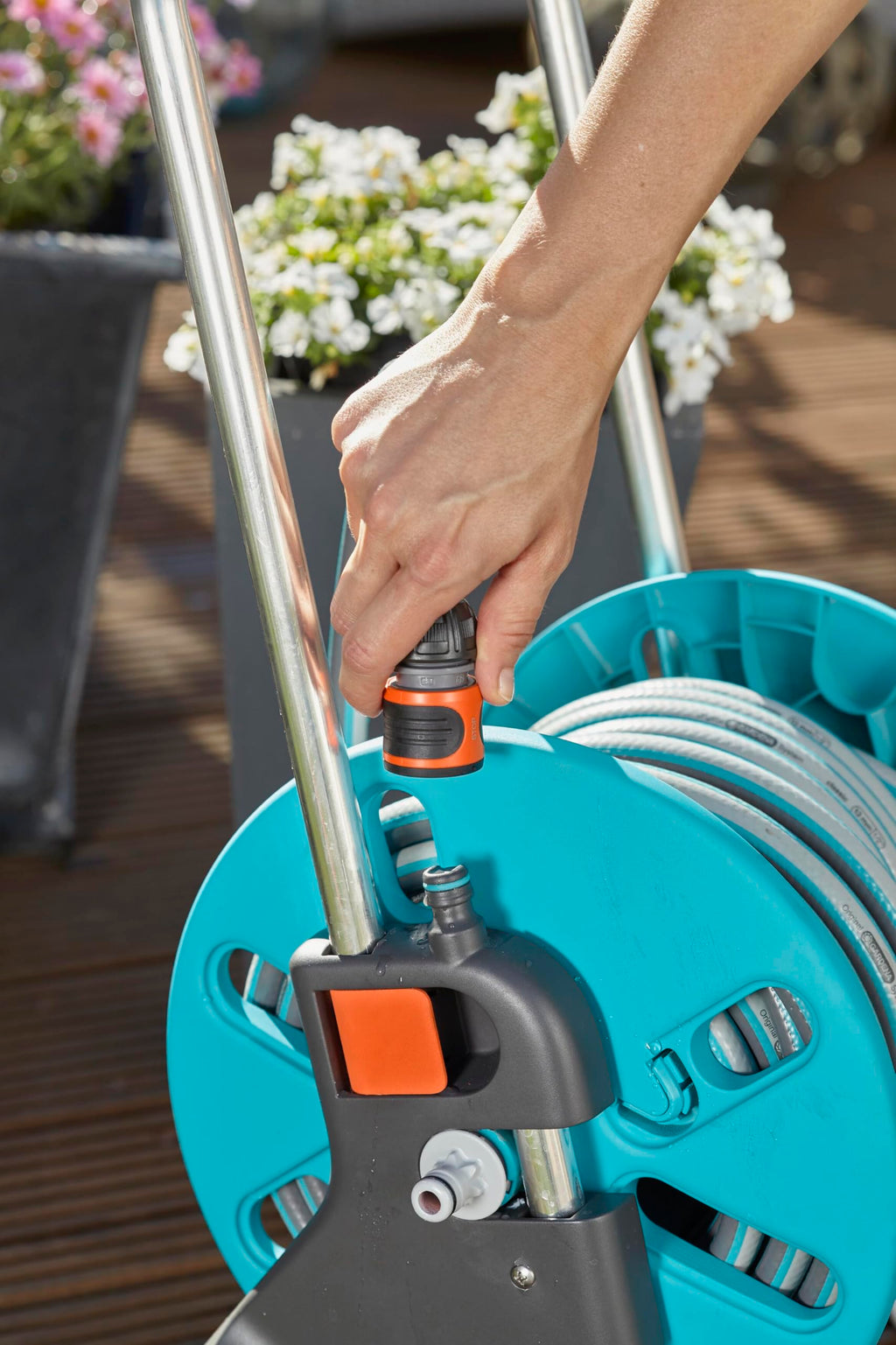 Gardena CleverRoll S Hose Trolley Set with 20m Classic Hose & Spray