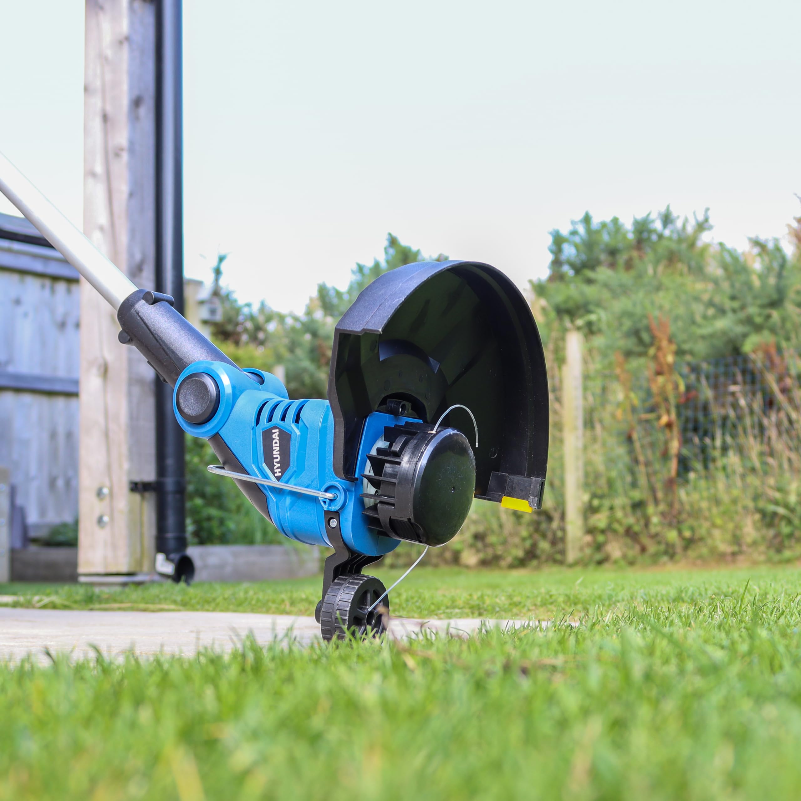 Hyundai 600W Electric Grass Trimmer & Lawn Edger – 30cm Cutting Width