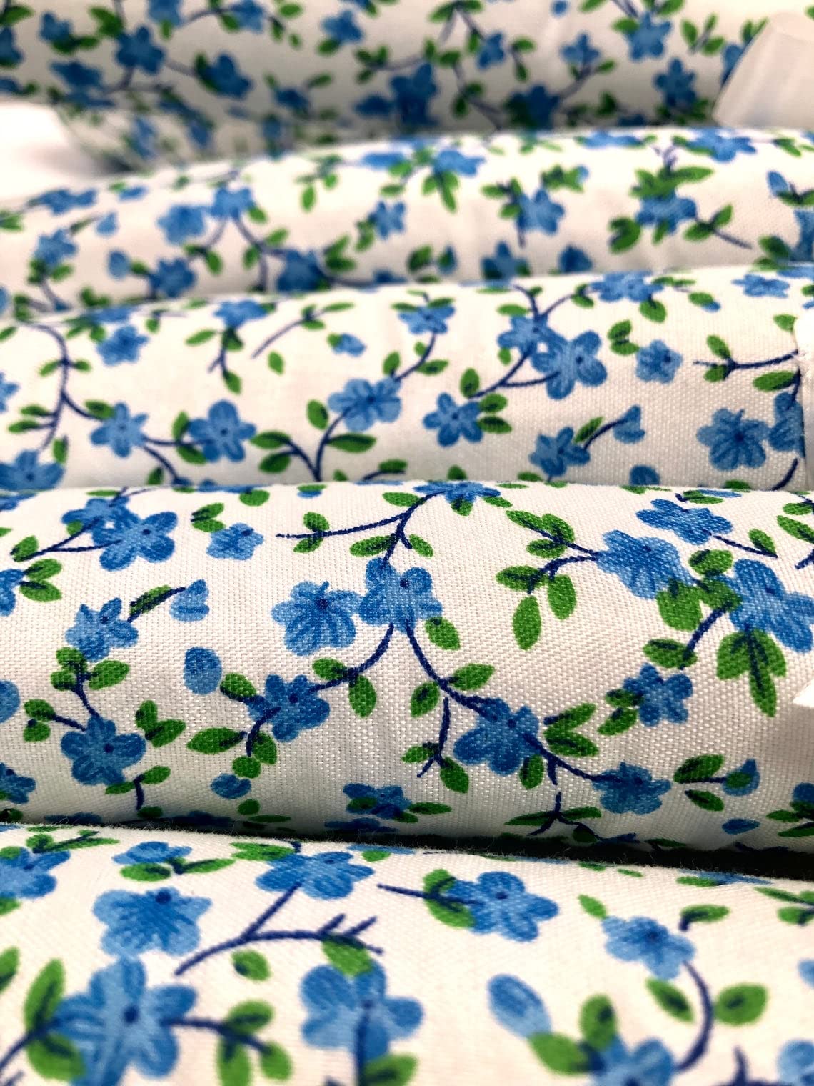 Pack of 5 Quality Padded Clothes Hangers ~ Several Patterns to choose from ... Blue Flower