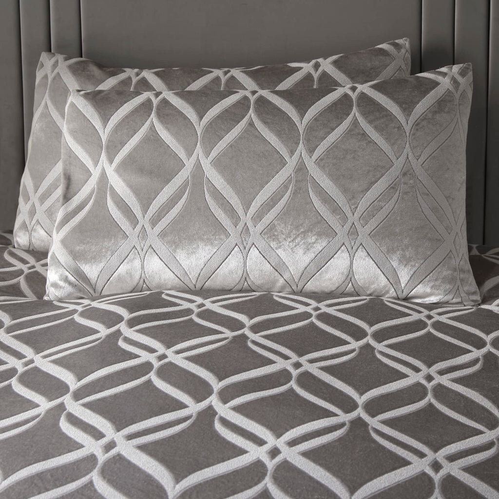 Soiree Silver Ogee Velvet Duvet Cover Set – King Size Luxury Bedding