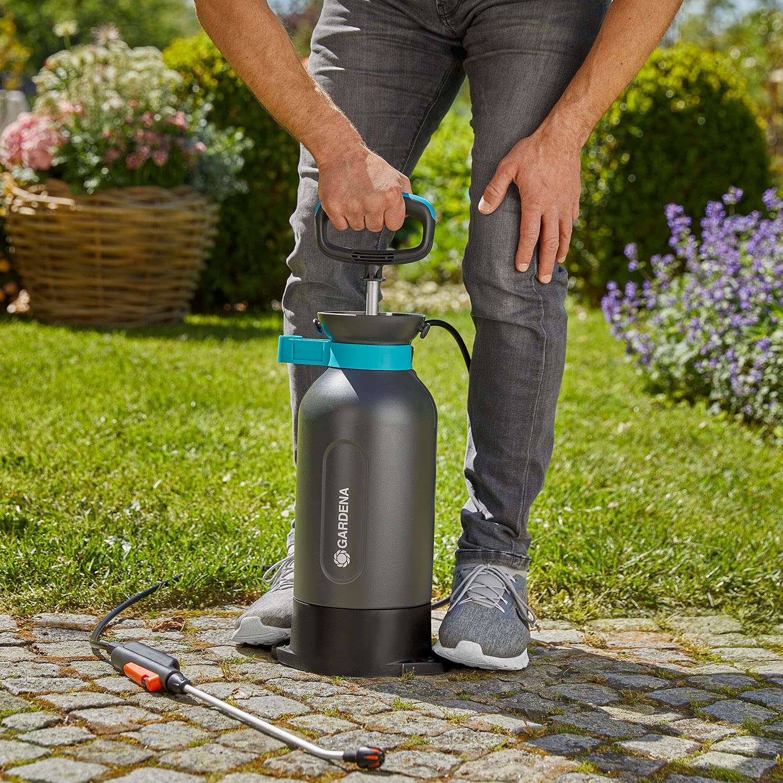 Gardena Comfort Pressure Sprayer – 5L Garden Pump with Shoulder Strap