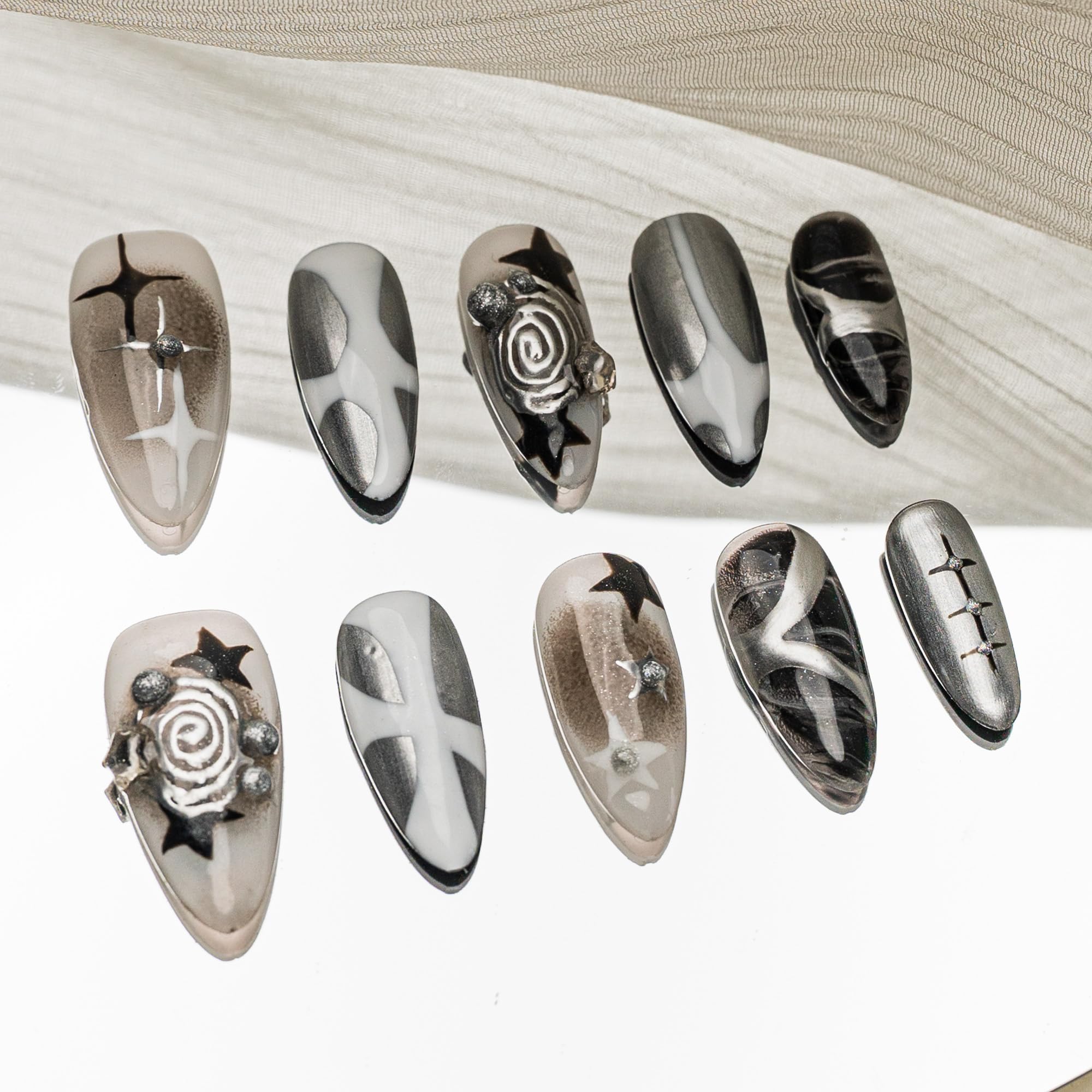 Sun&Beam Nails Handmade Press-on Nails – Almond Ombre Star Rhinestone